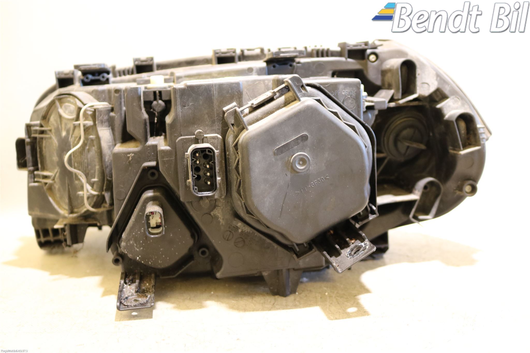 BMW X3 E83     03-10 Strålkastare Höger