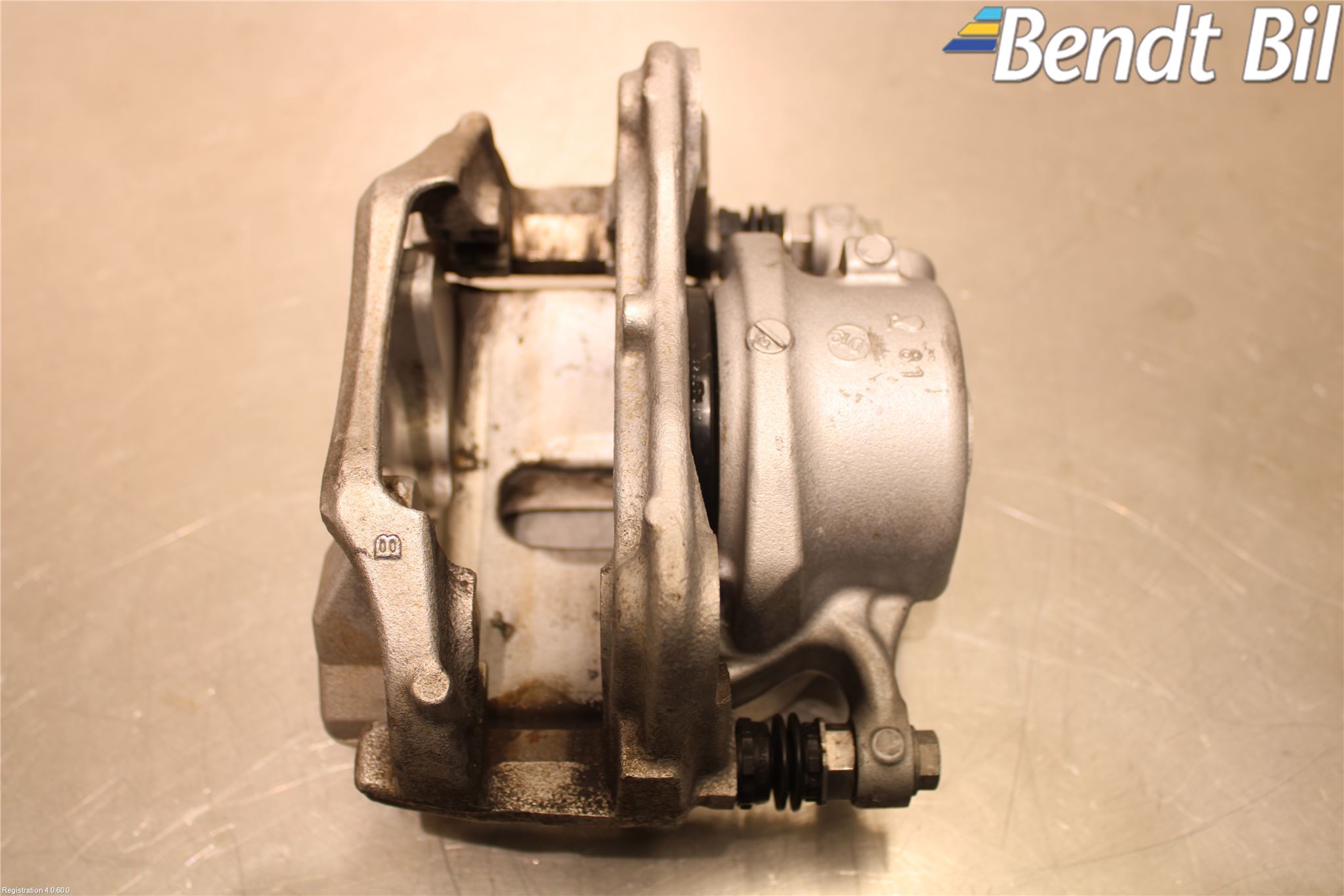 BMW 5 G30/G31/F90 17-23 Bromsok Fram Höger
