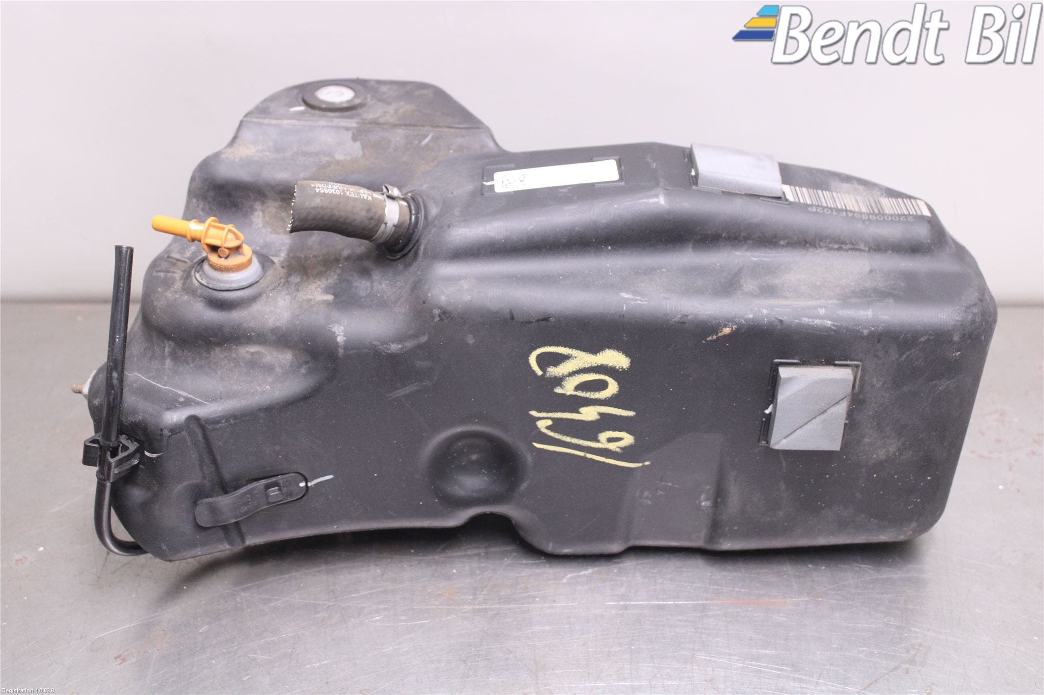 BMW 5 F10/F11/F18 09-17 Adblue Tank