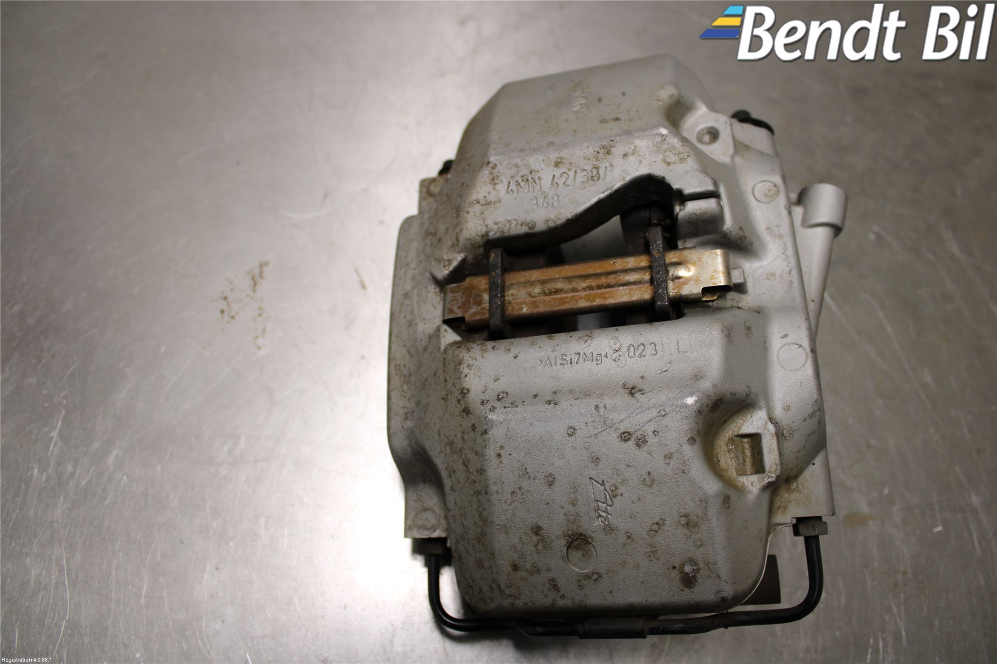 BMW 5 G30/G31/F90 17-23 Bromsok Fram Vänster
