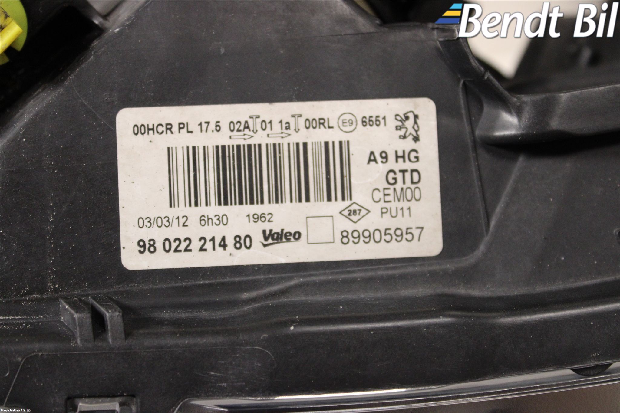 Peugeot 208 12-15 Strålkastare Vänster