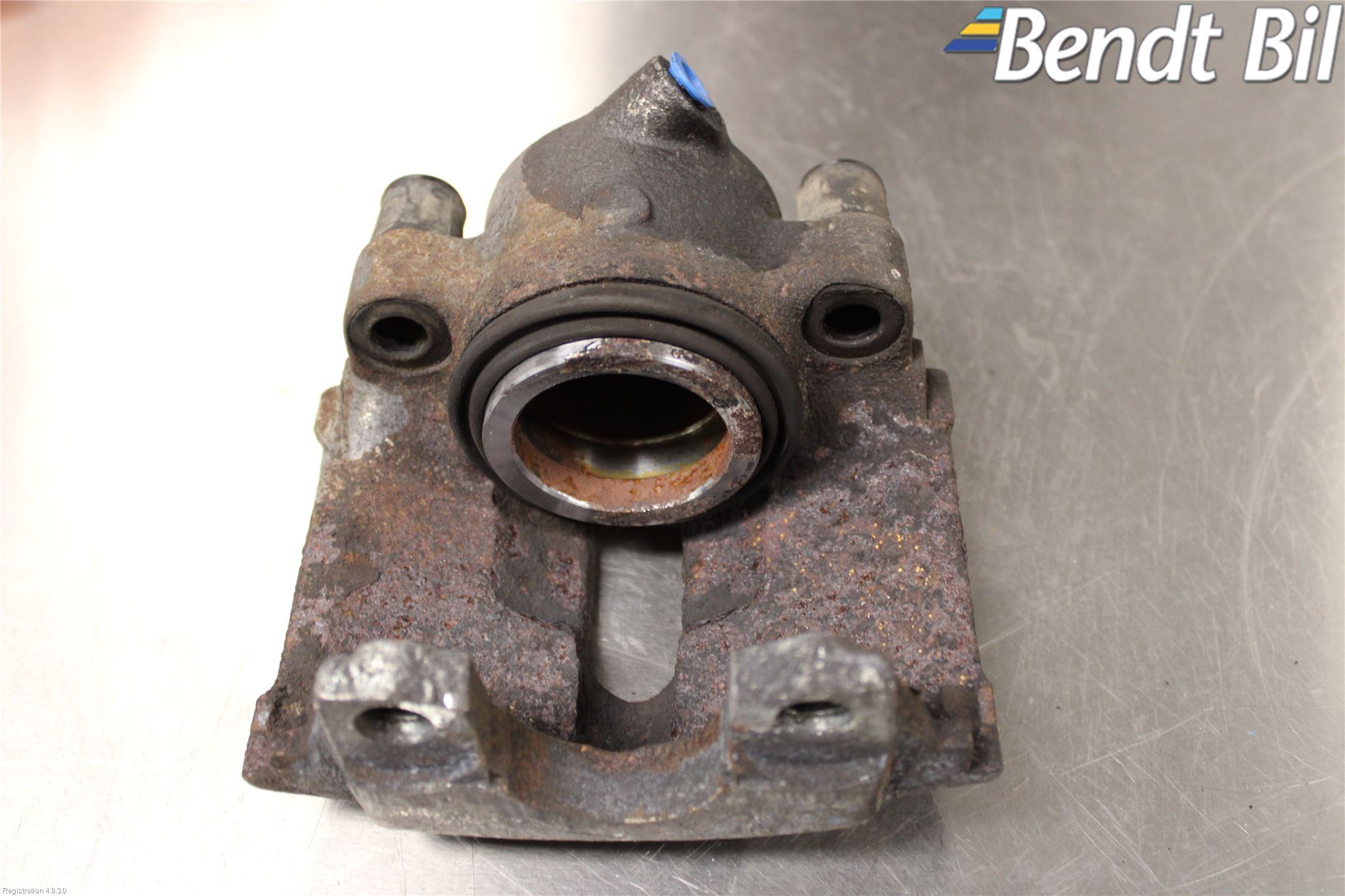 BMW 5 E28      81-88 Bromsok Fram Höger