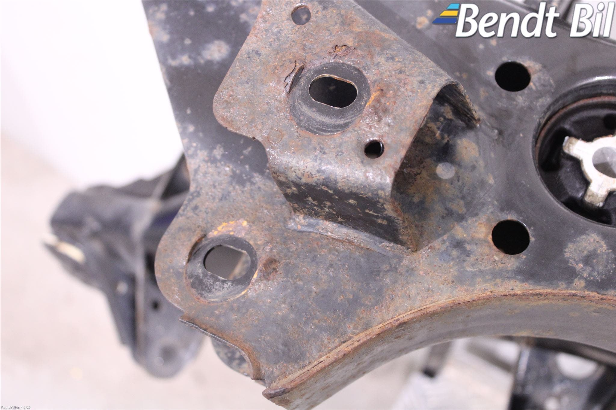 BMW 3 F30/F31/F80 12-19 Bakaxelbalk