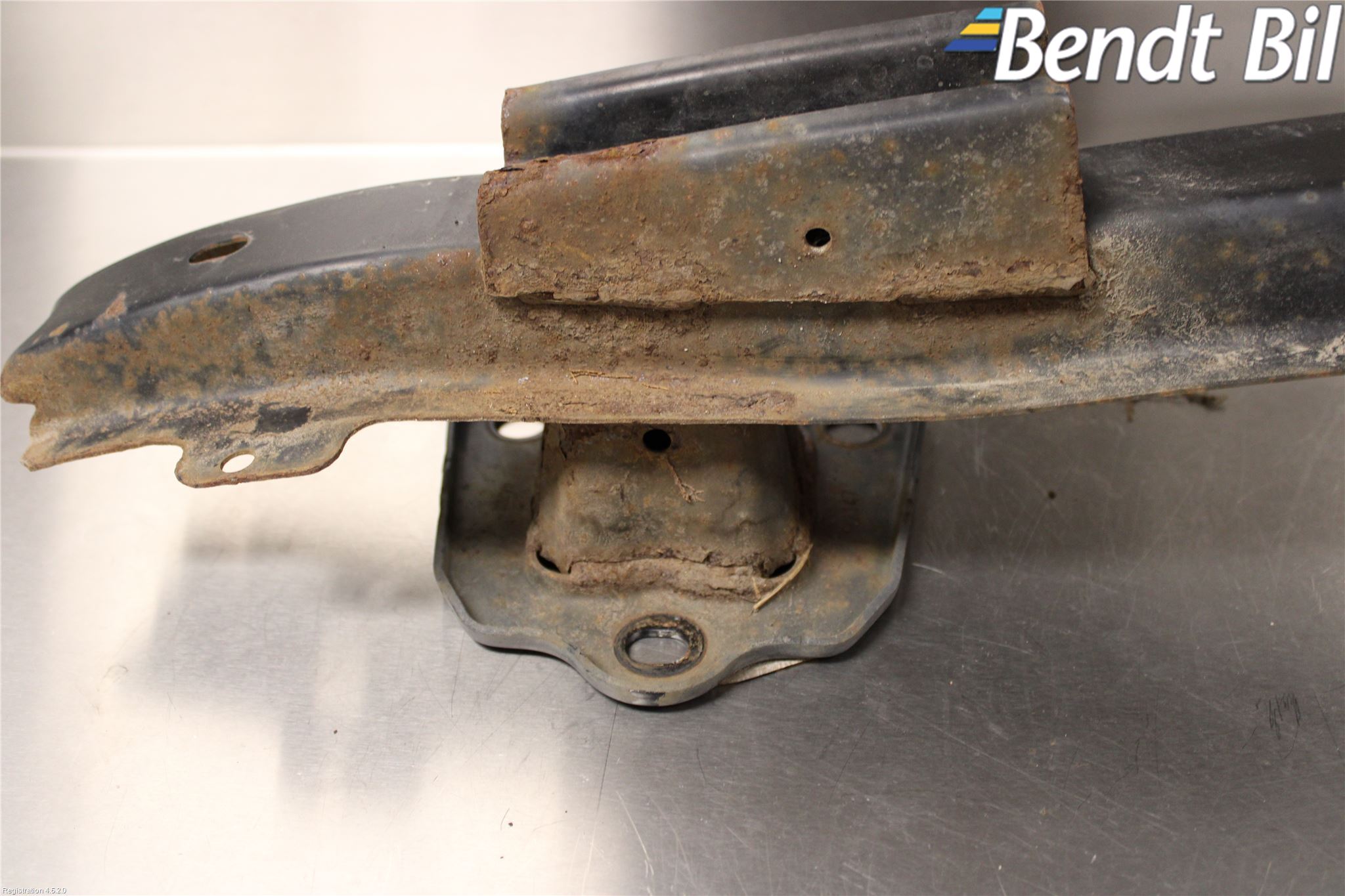 BMW 1 E87/81 5D/3D 03-11 Stötfångarbalk Bak