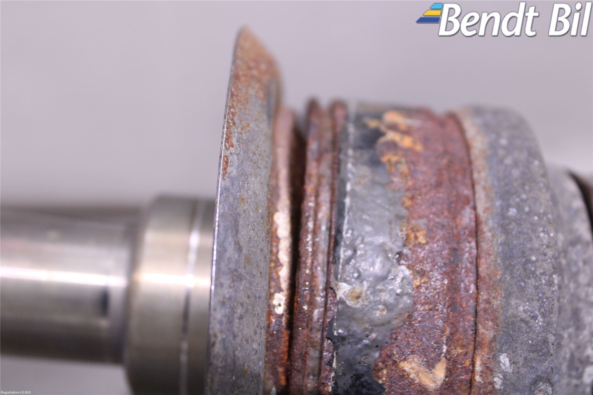 BMW 5 F10/F11/F18 09-17 Drivaxel Bak Höger