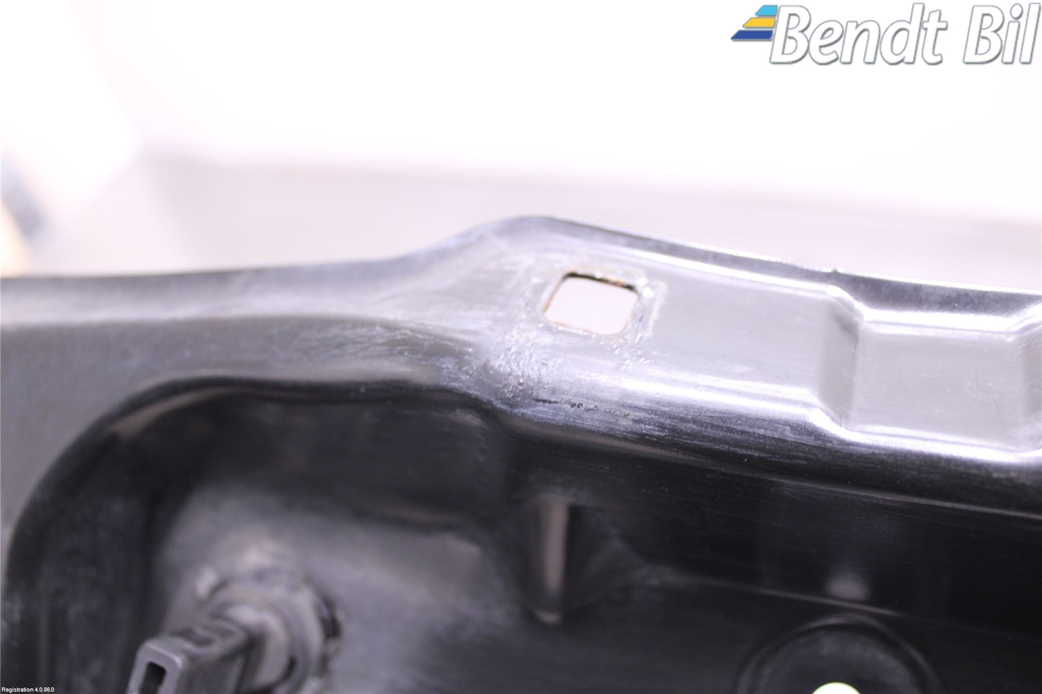 BMW 3 F30/F31/F80 12-19 Front Huvlåsplåt-Balk