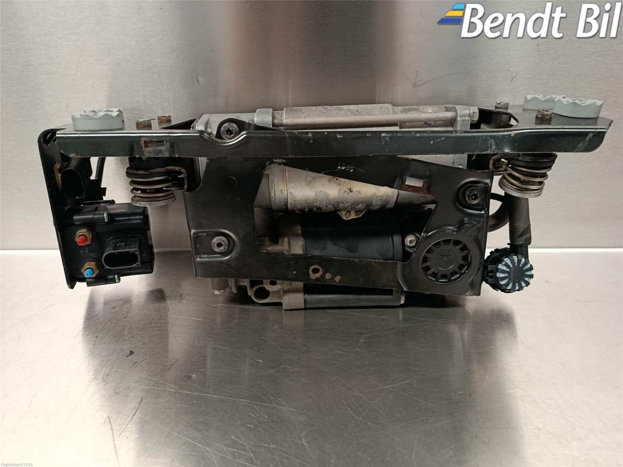 BMW 5 F10/F11/F18 09-17 Kompressor Stöt-Fjädring