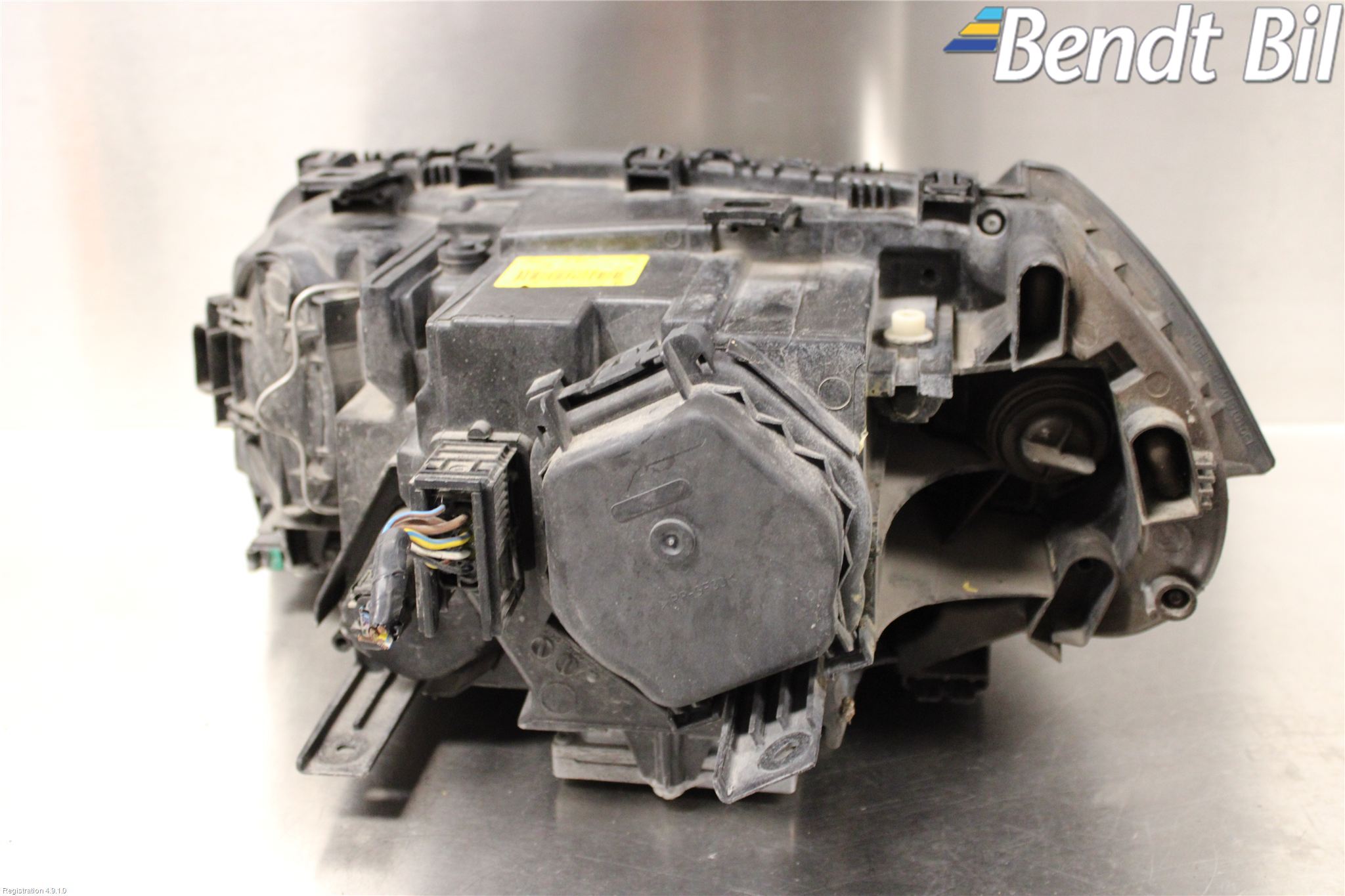 BMW X3 E83     03-10 Strålkastare Höger