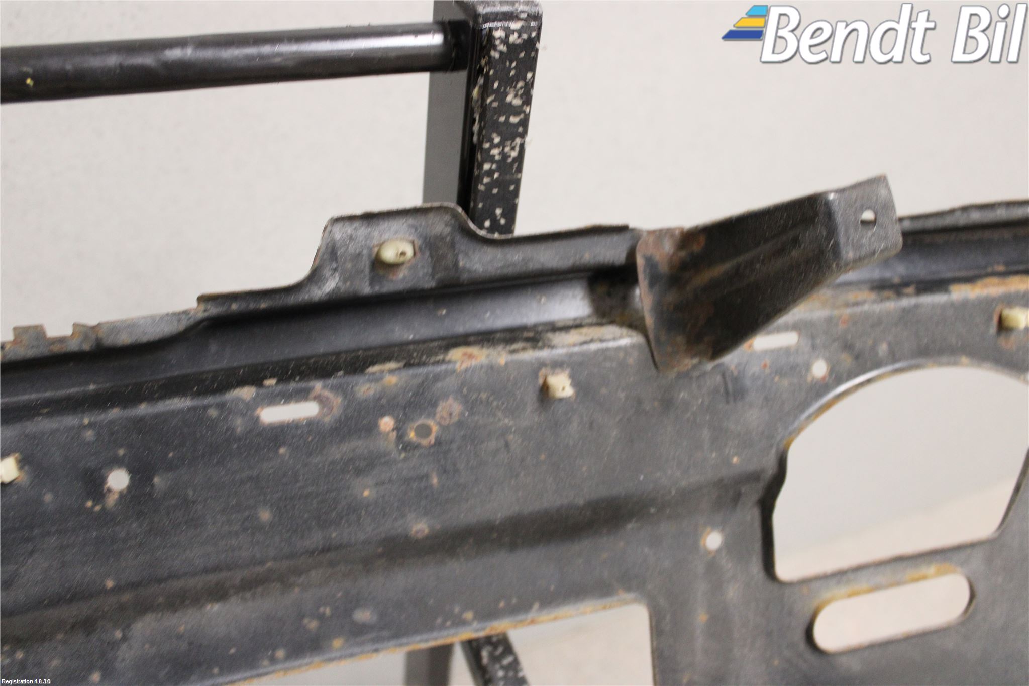 BMW 3 E30 83-94 Frontplåt