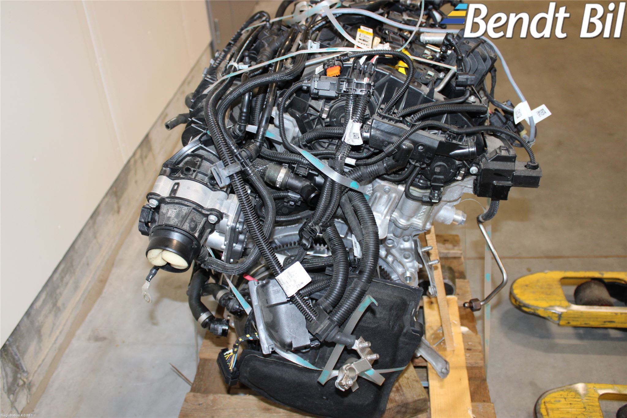 Mini COOPER CLUBMAN F54 16- Motor Bensin