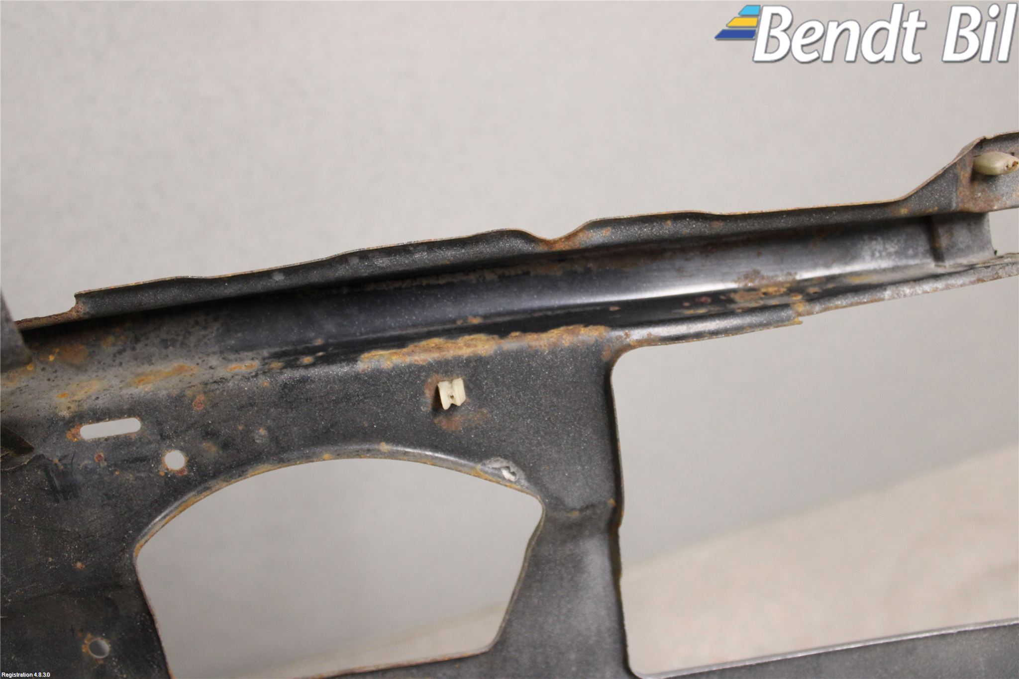 BMW 3 E30 83-94 Frontplåt