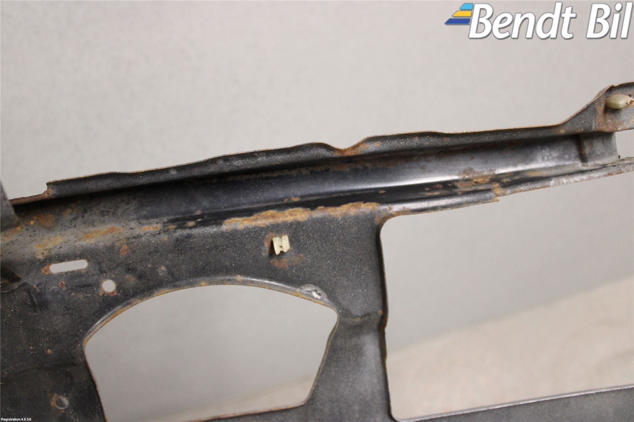 BMW 3 E30 83-94 Frontplåt