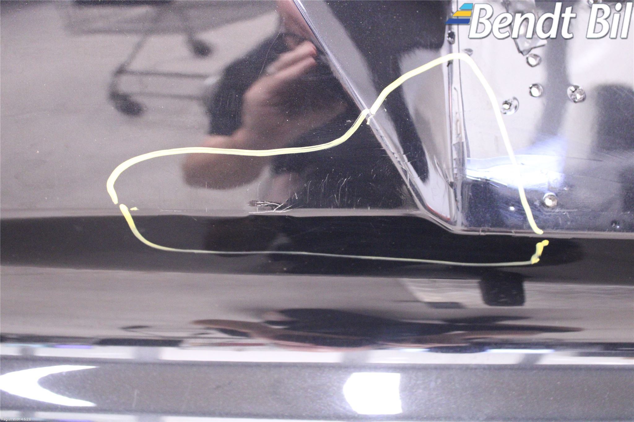 BMW 6 E63/64    02-10 Stötfångarbeklädnad Bak