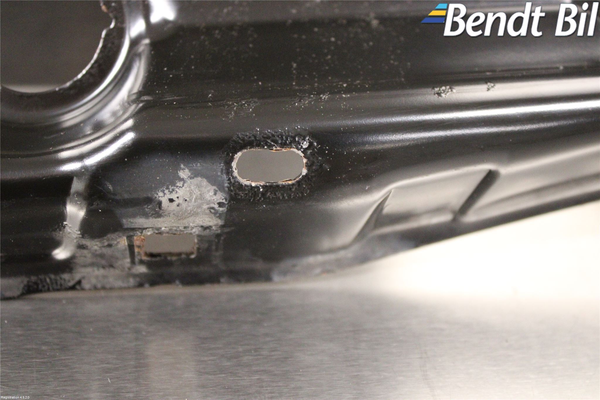 BMW 3 F30/F31/F80 12-19 Front Huvlåsplåt-Balk