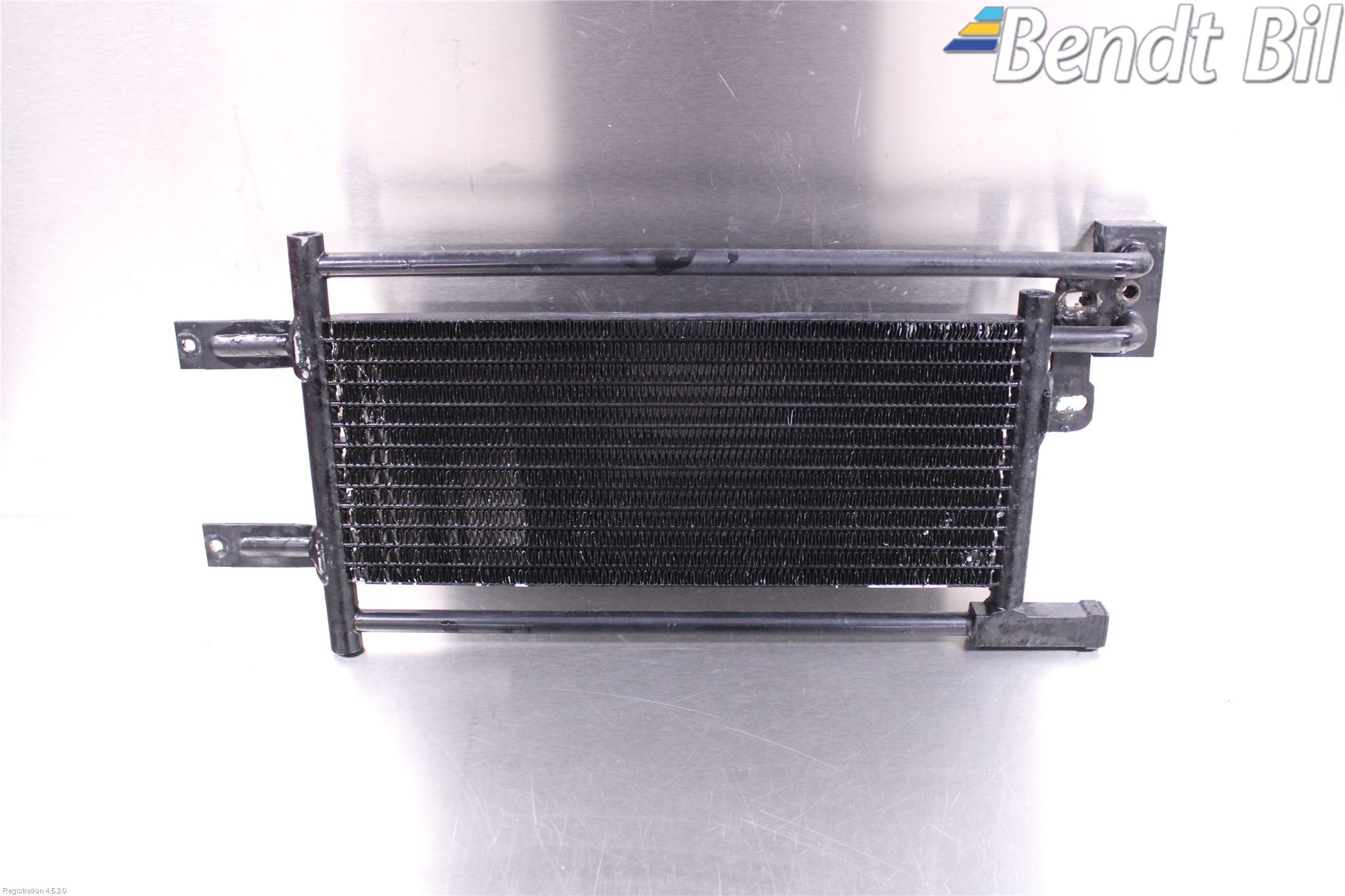 BMW 5 E34      88-96 Oljekylare Automat