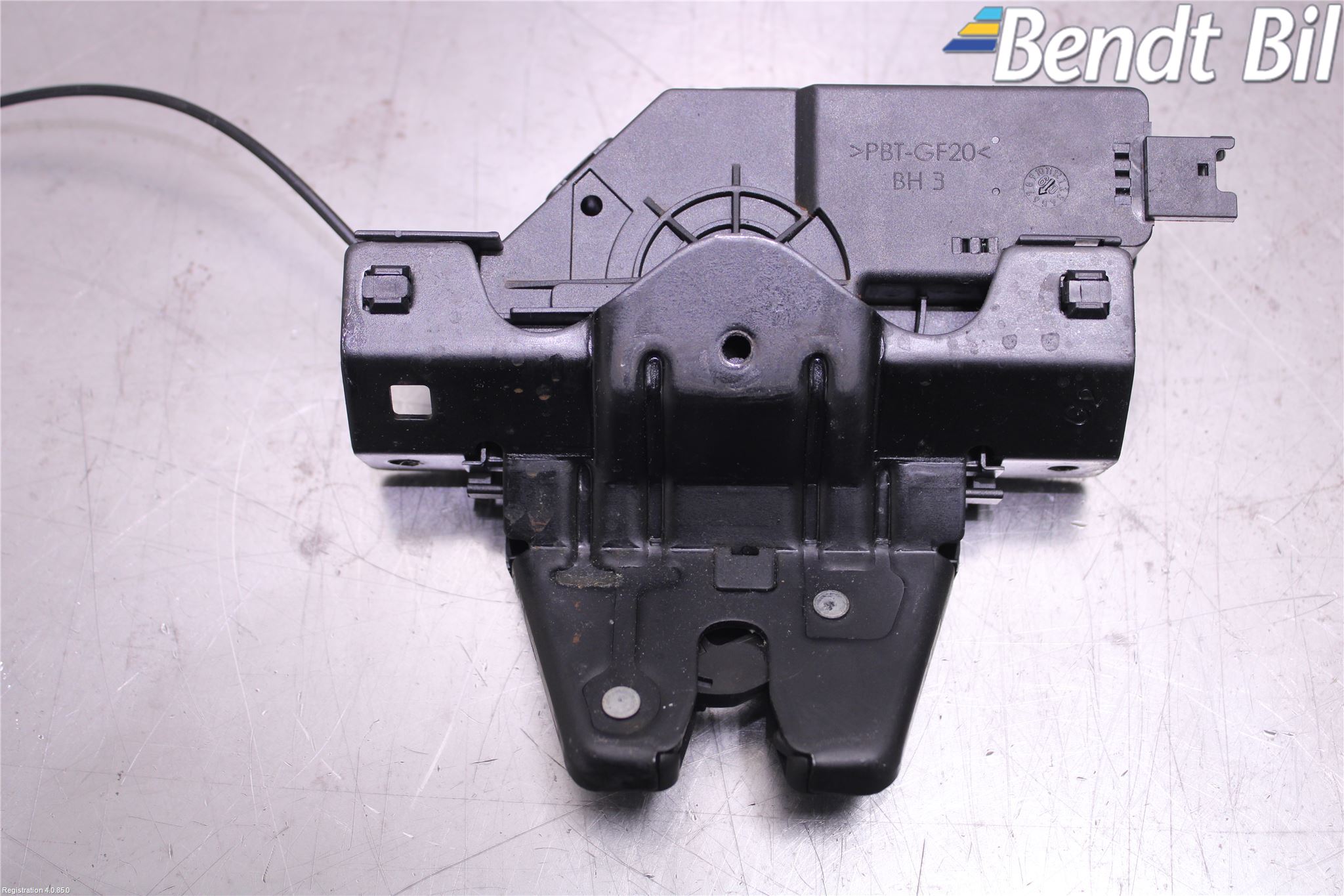 BMW 1 E87/81 5D/3D 03-11 Låskista Baklucka