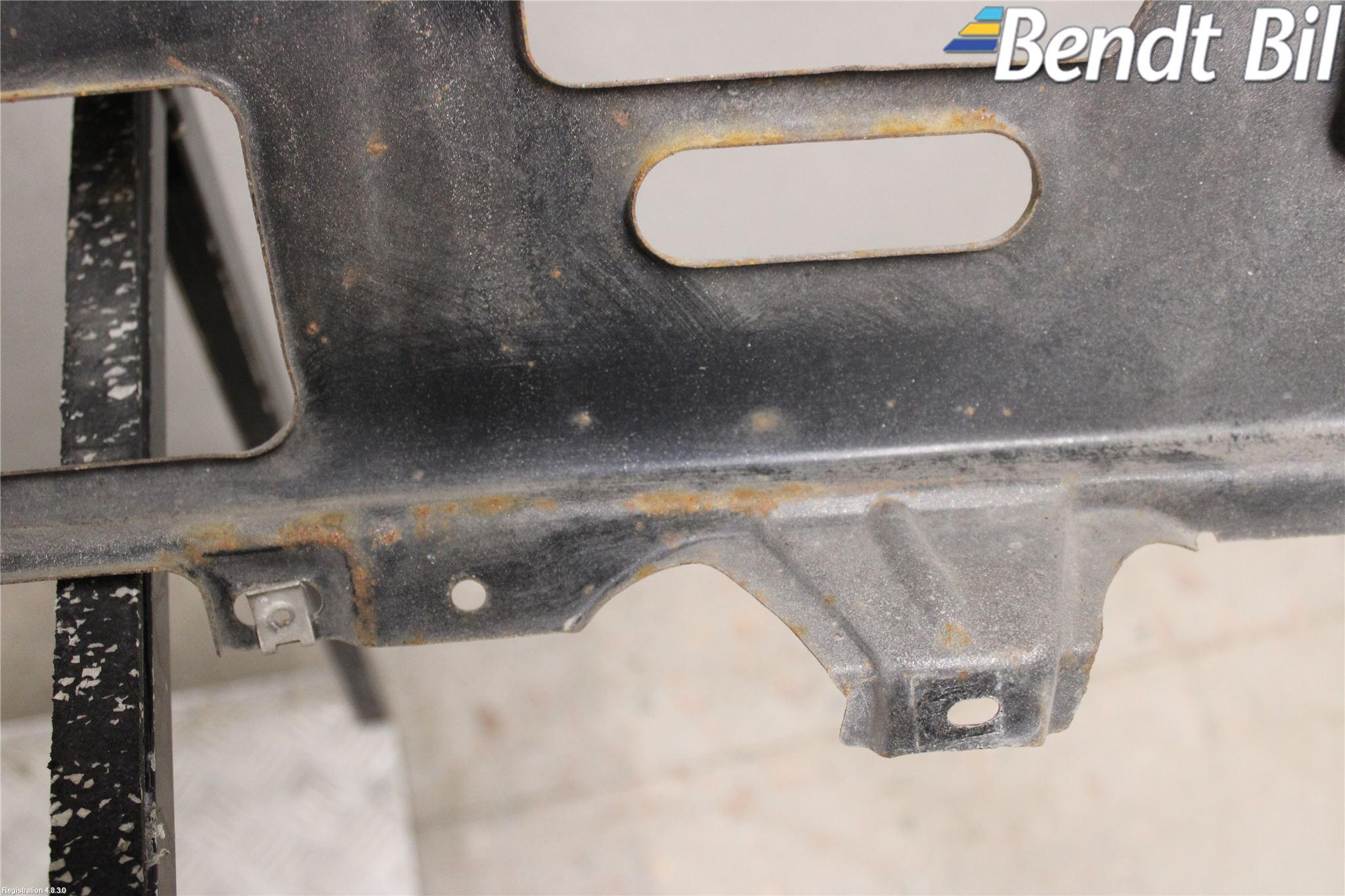 BMW 3 E30 83-94 Frontplåt