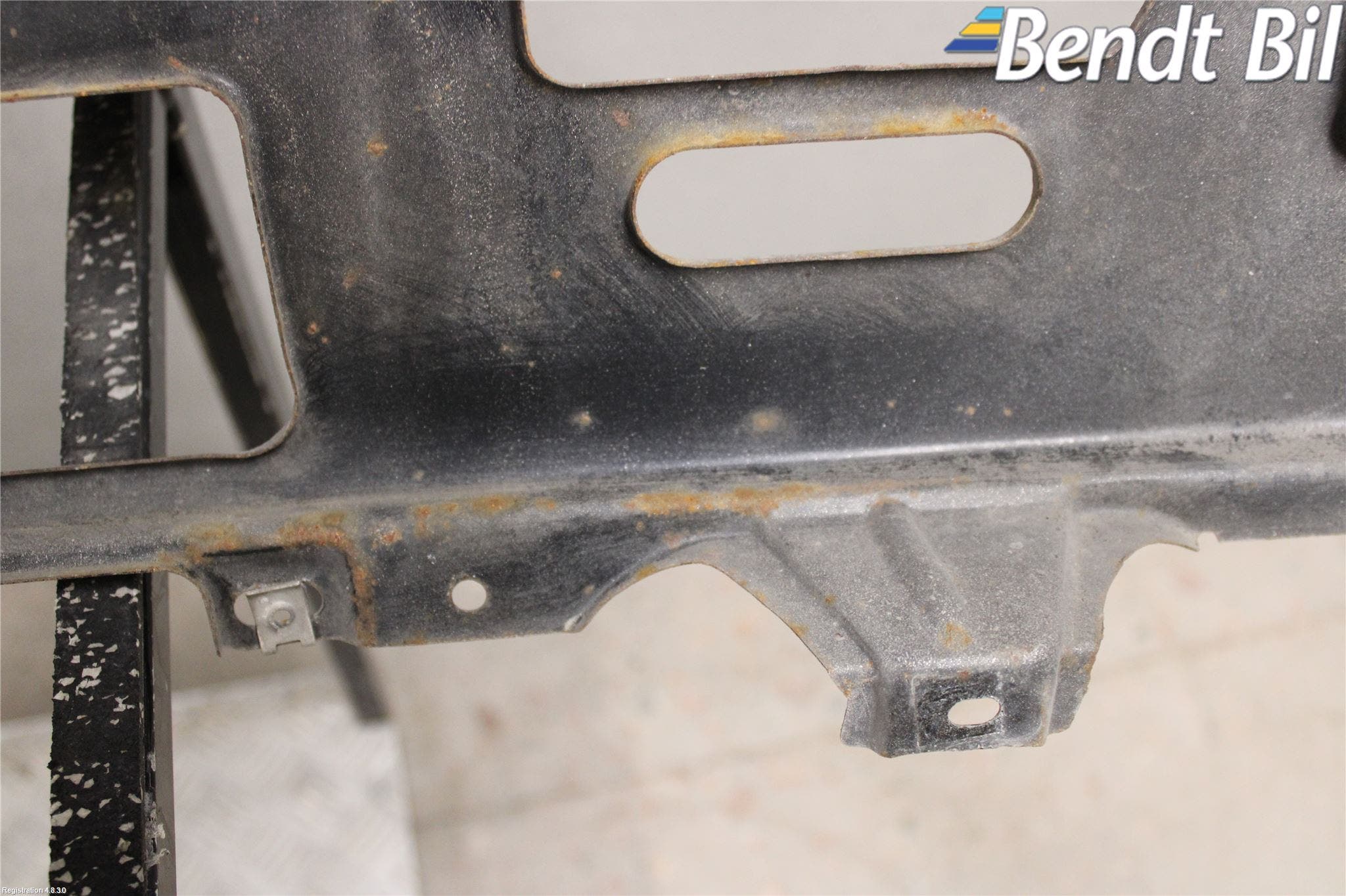 BMW 3 E30 83-94 Frontplåt