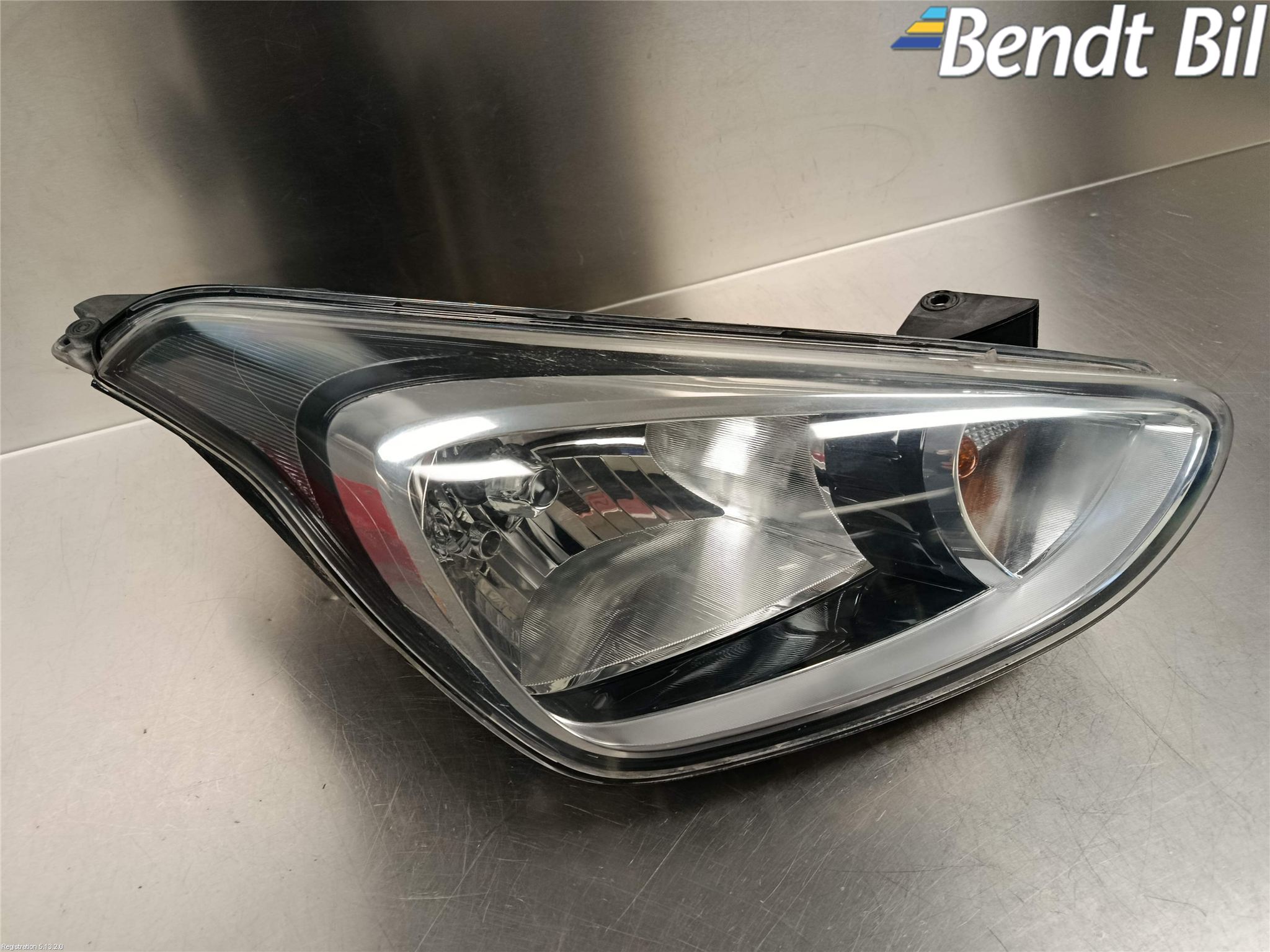 Hyundai i10 BA 14-16 Strålkastare Höger