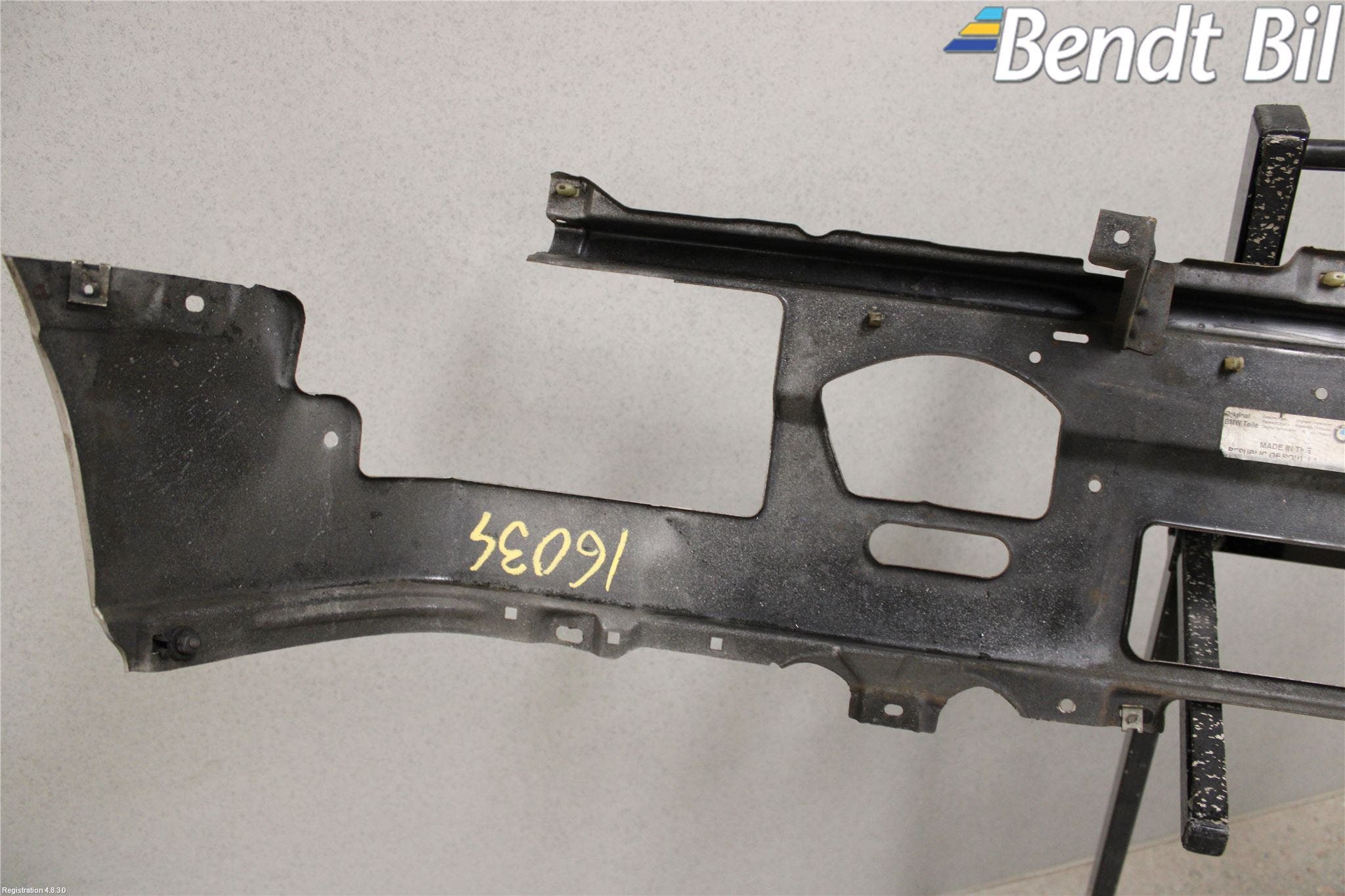 BMW 3 E30 83-94 Frontplåt