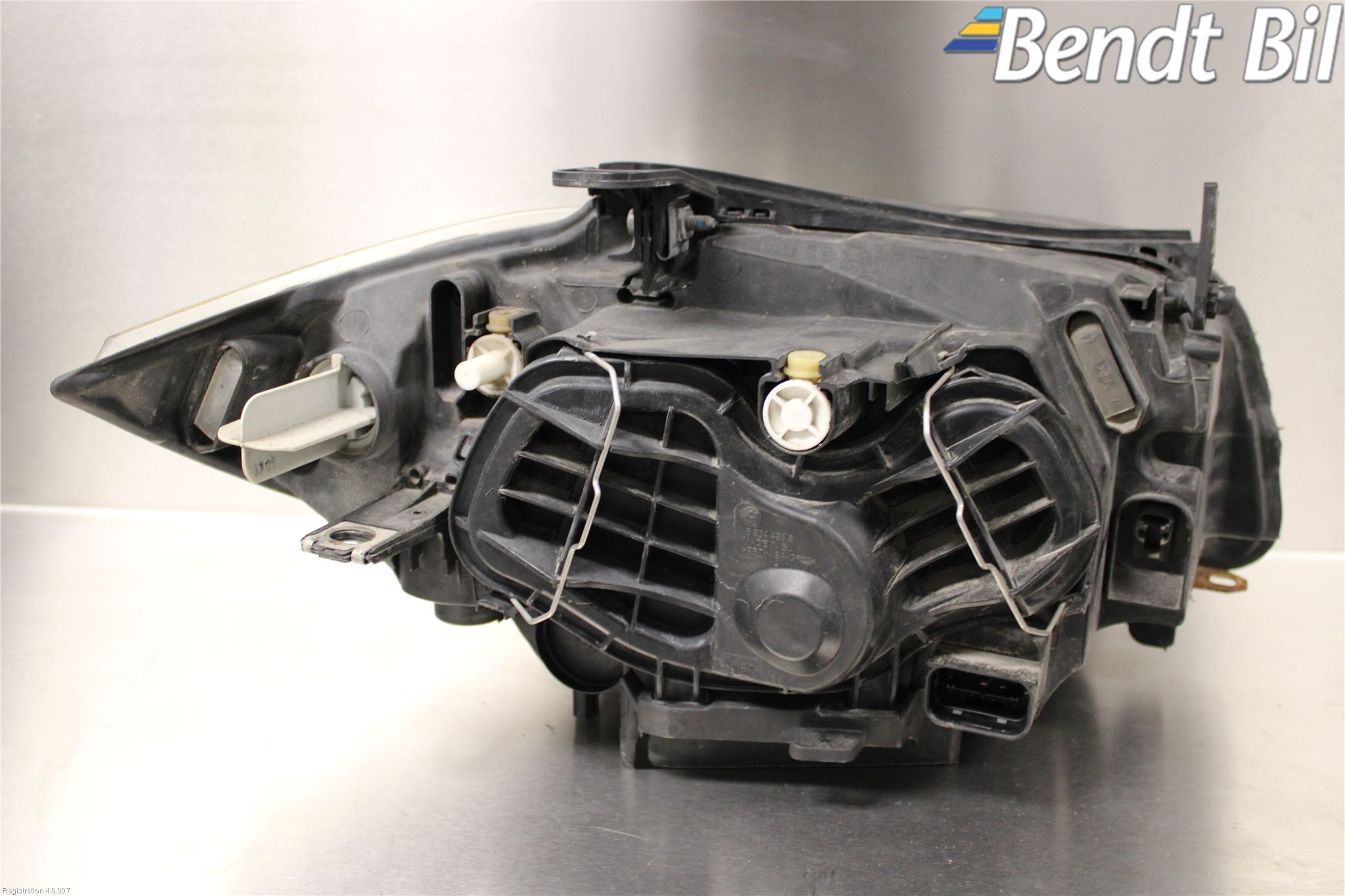 BMW 1 E87/81 5D/3D 03-11 Strålkastare Vänster