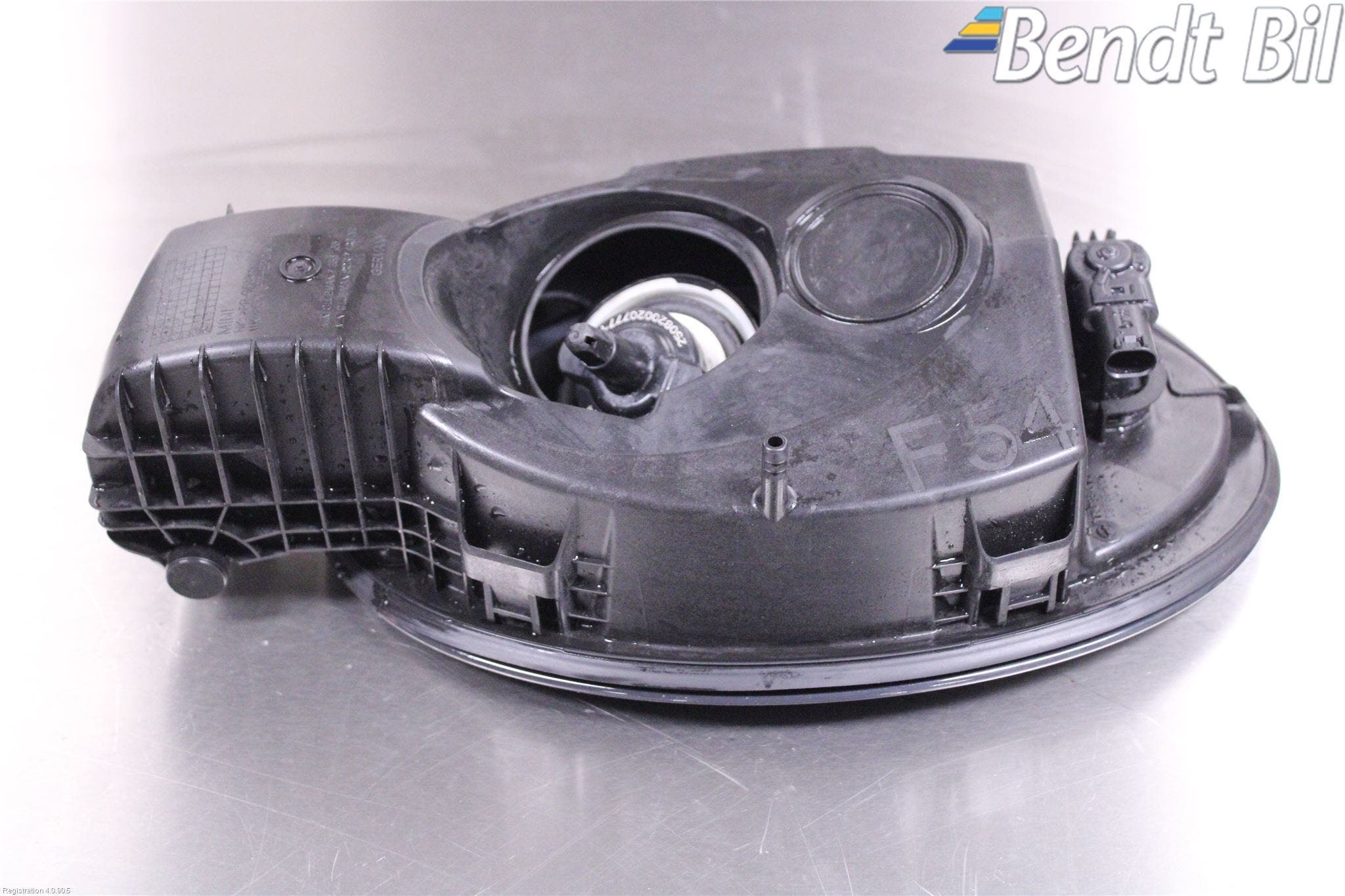 Mini COOPER CLUBMAN F54 16- Tanklucka