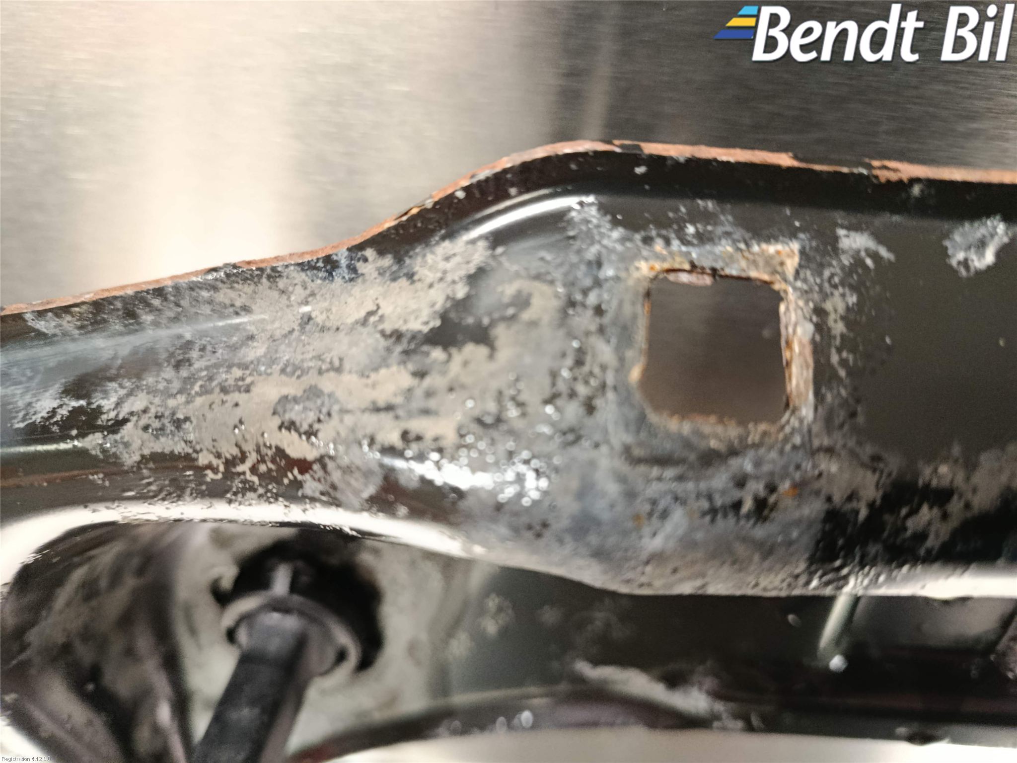 BMW 1 F20/F21 11-19 Front Huvlåsplåt-Balk