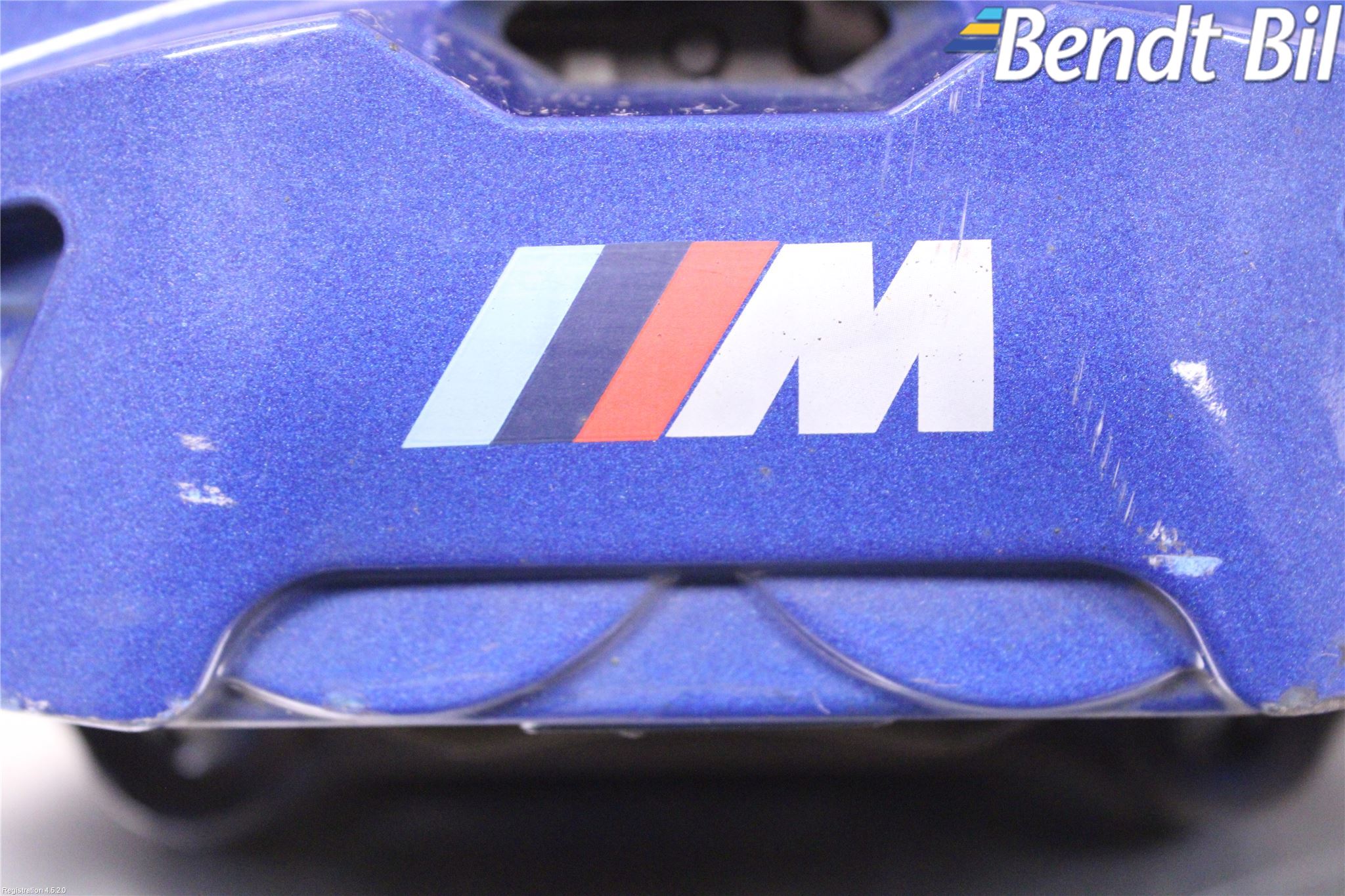 BMW 5 G30/G31/F90 17-23 Bromsok Fram Vänster