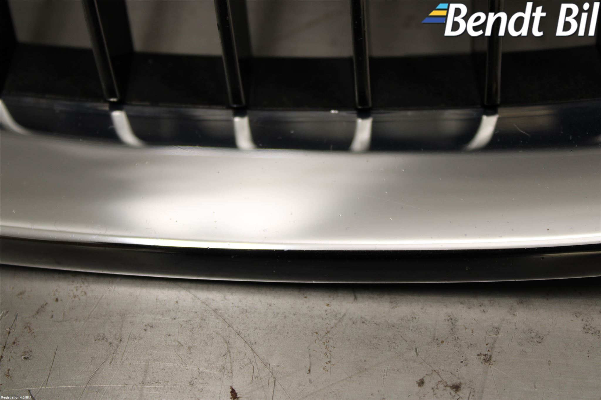 BMW 5 E60/61 Sed/Tou 02-10 Grilldel Höger