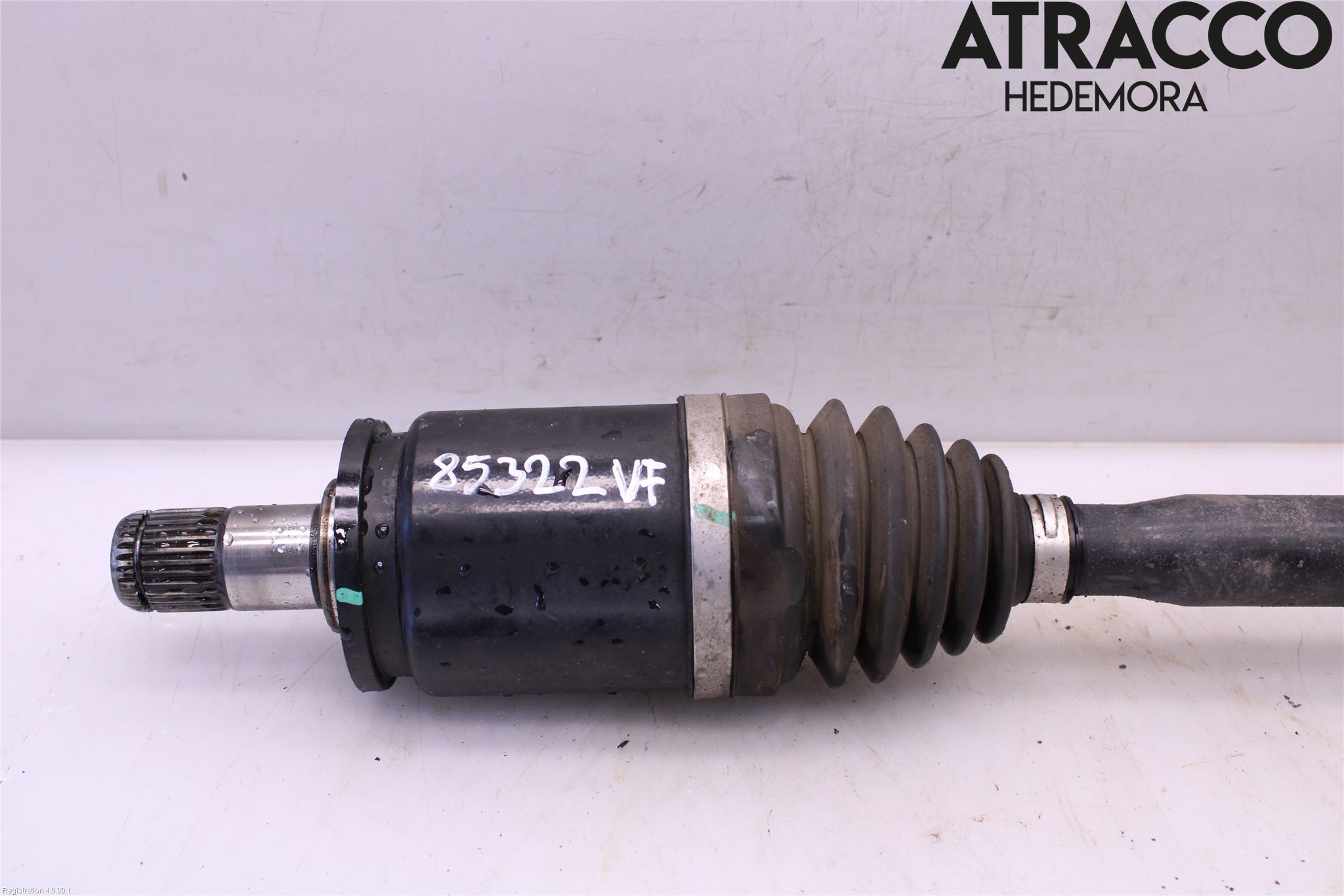 BMW X4 G02 18- Drivaxel Fram Vänster