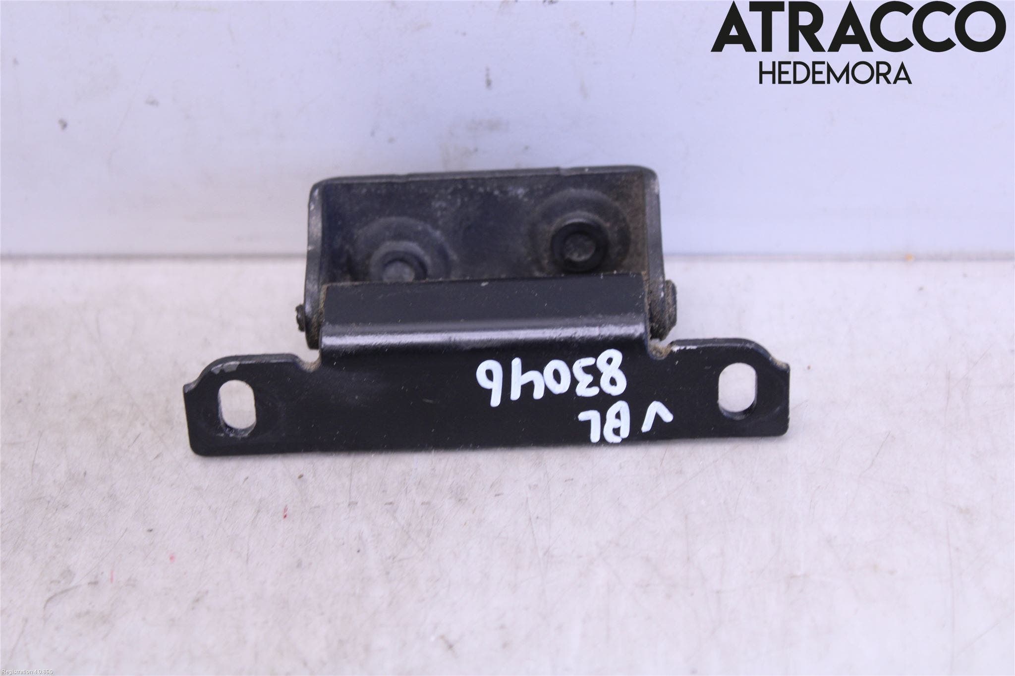 Volvo XC90 07-14 Bakluckegångjärn Vä