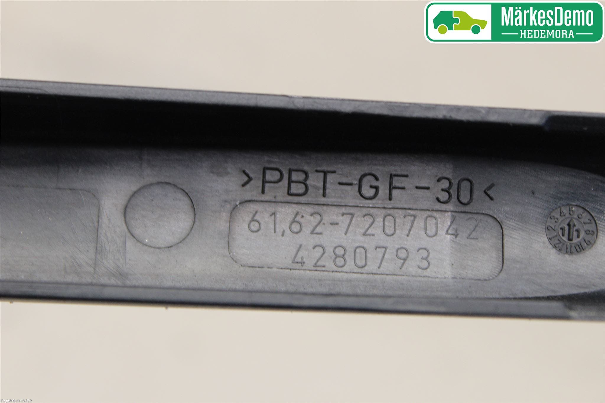 BMW 5 F10/F11/F18 09-17 Torkararm-Bakruta