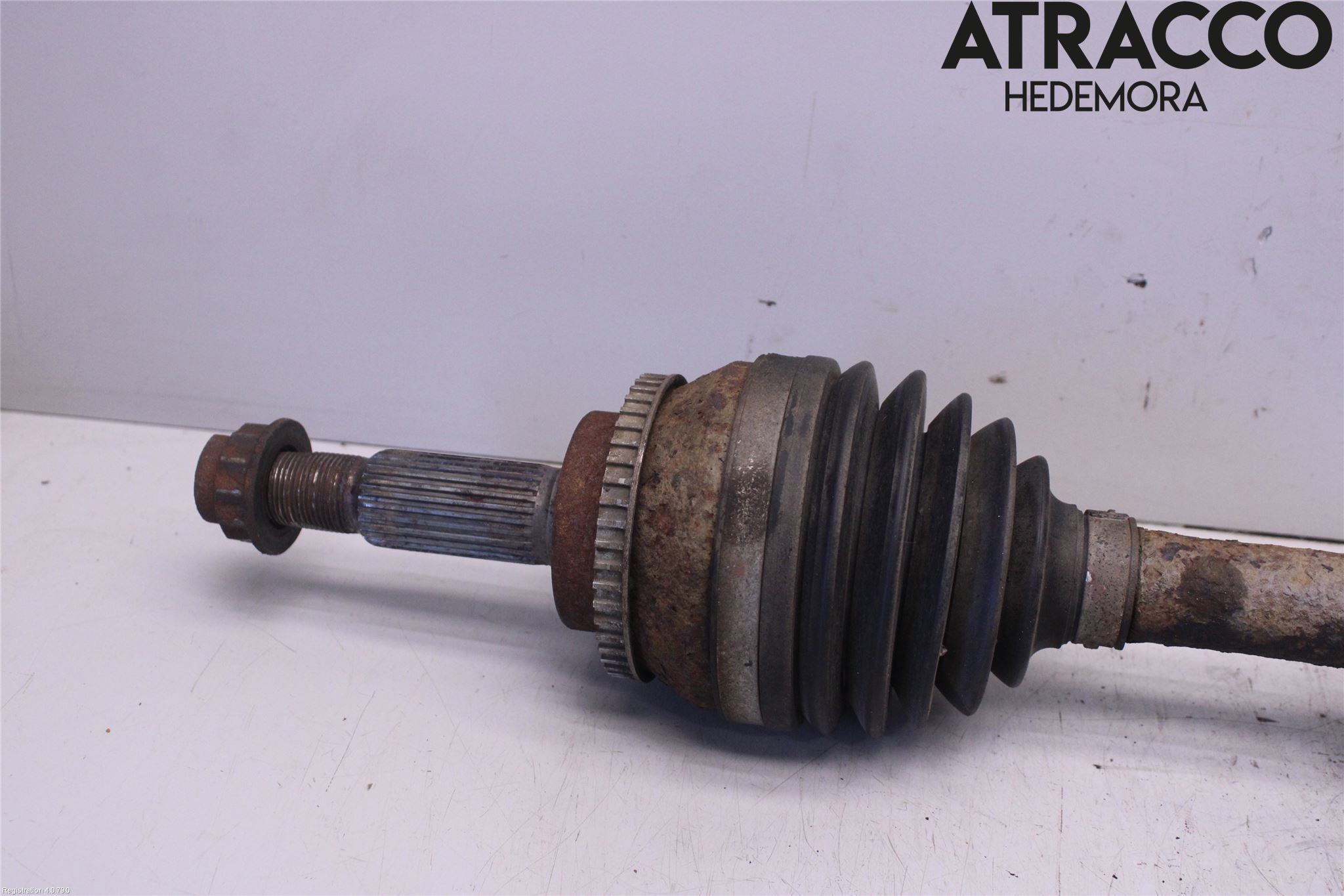Toyota AVENSIS 03-06 Drivaxel Fram Höger