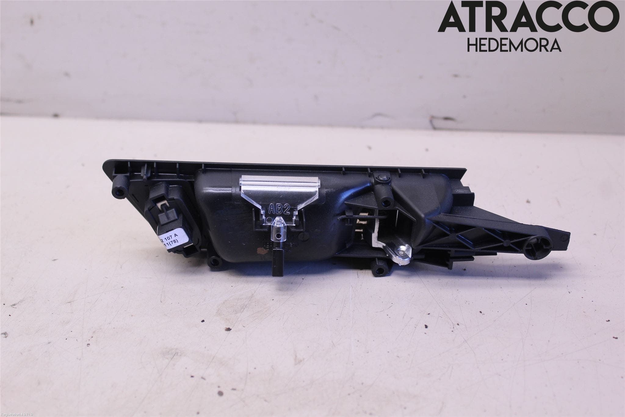 Audi Q5 09-16 Dörrhandtag Inre Vä