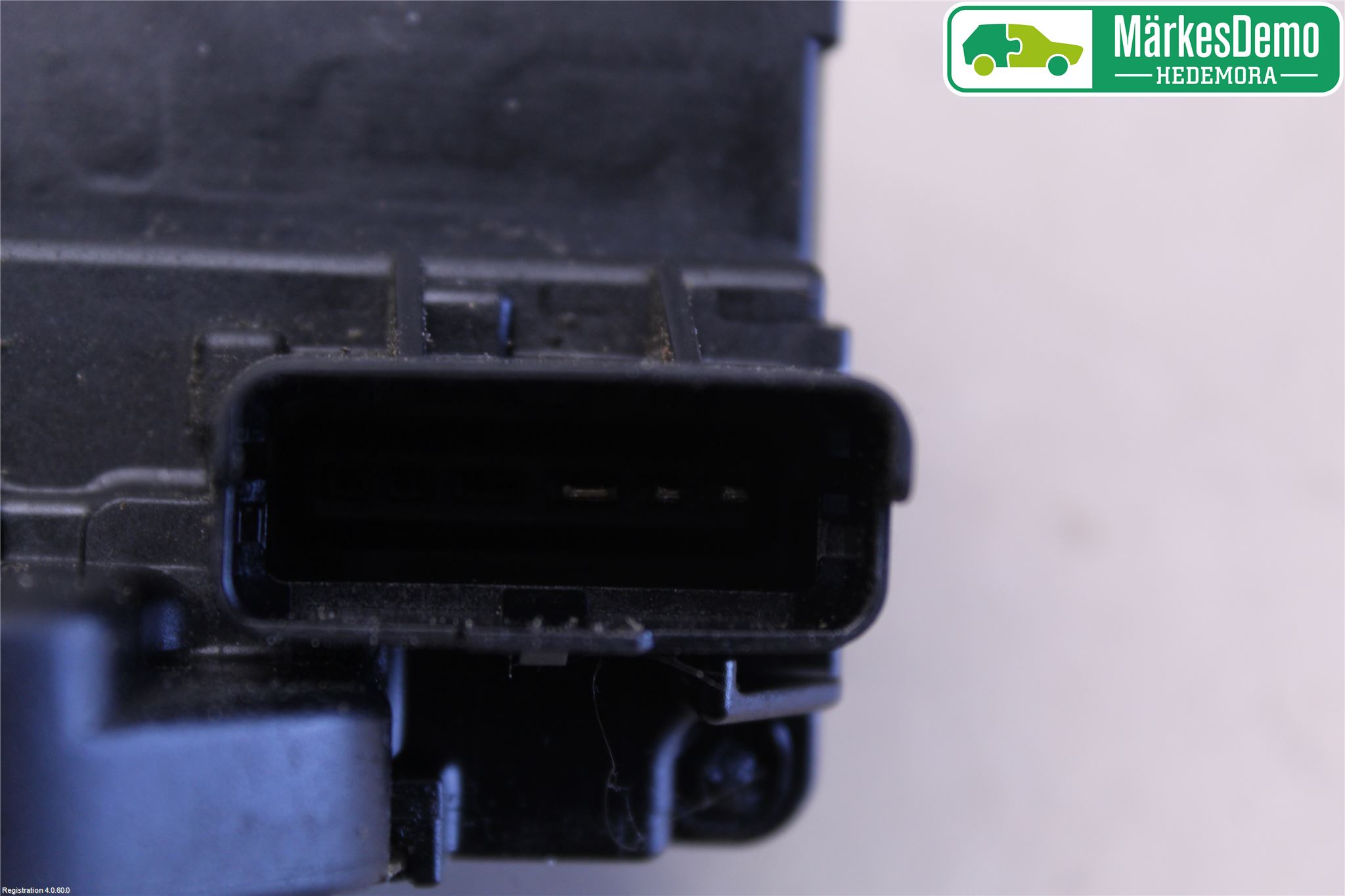 Nissan NOTE E11 06-14 Låskista-Dörrlås