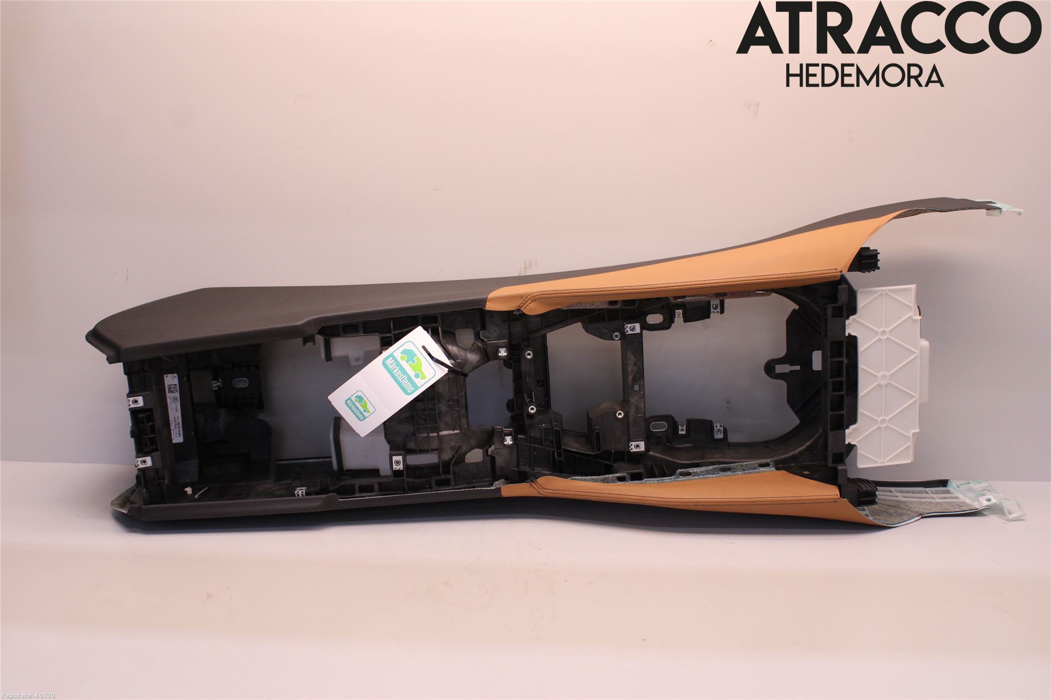 BMW 5 G30/G31/F90 17-23 Instrumentkonsoll Mitt