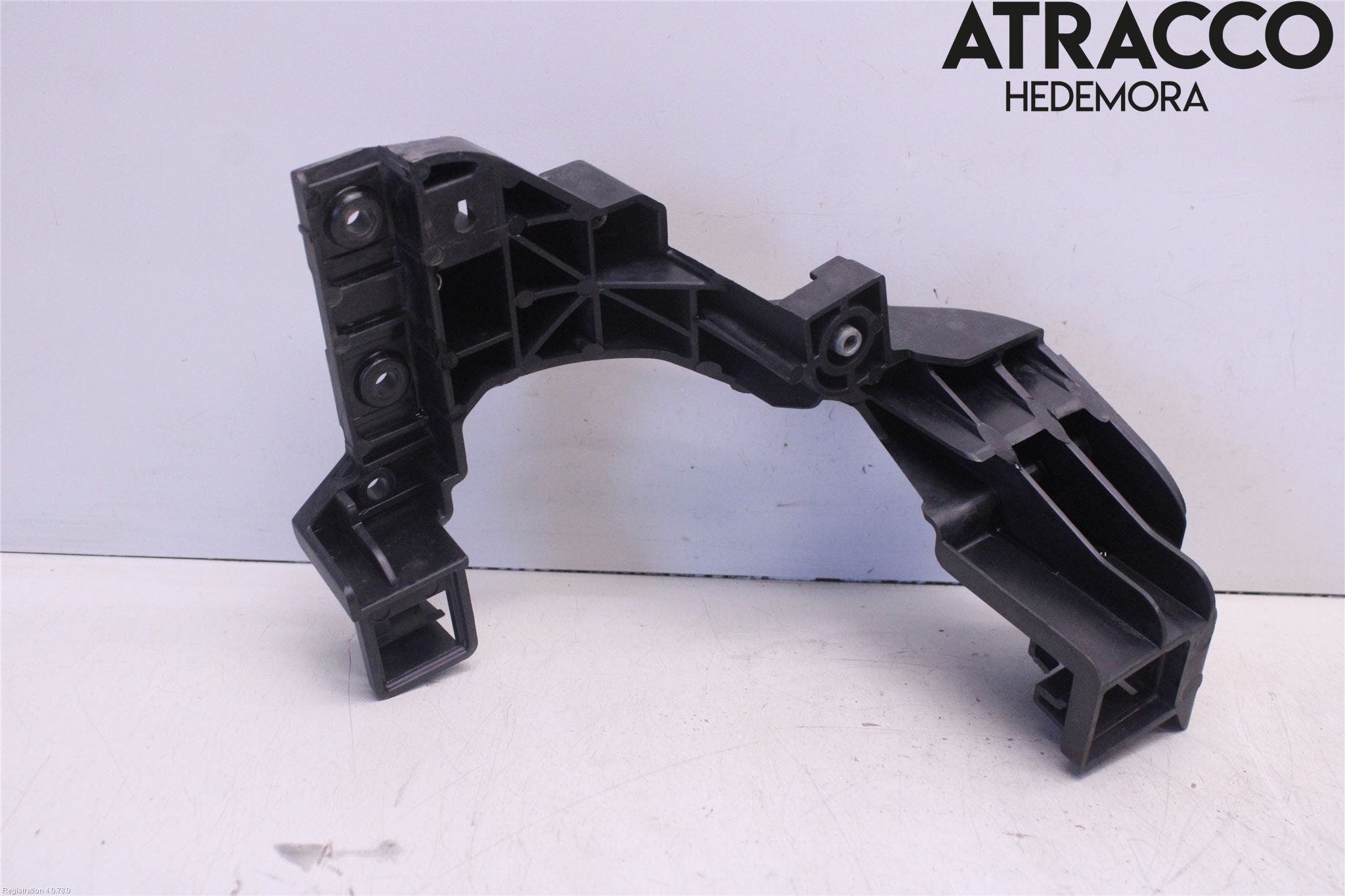 Kia CEED 12-18 Strålkast Fästsarg