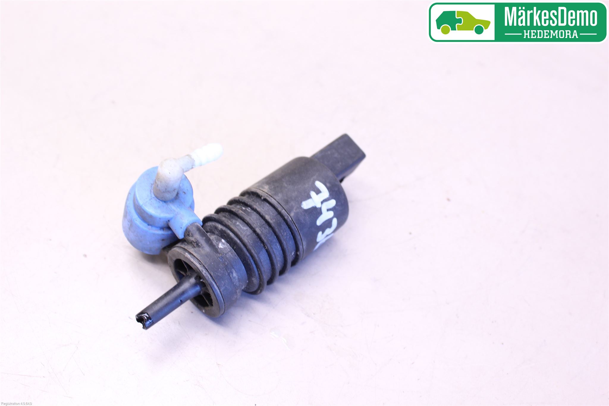 Volkswagen VW CADDY      04-10 Spolarpump Vindruta