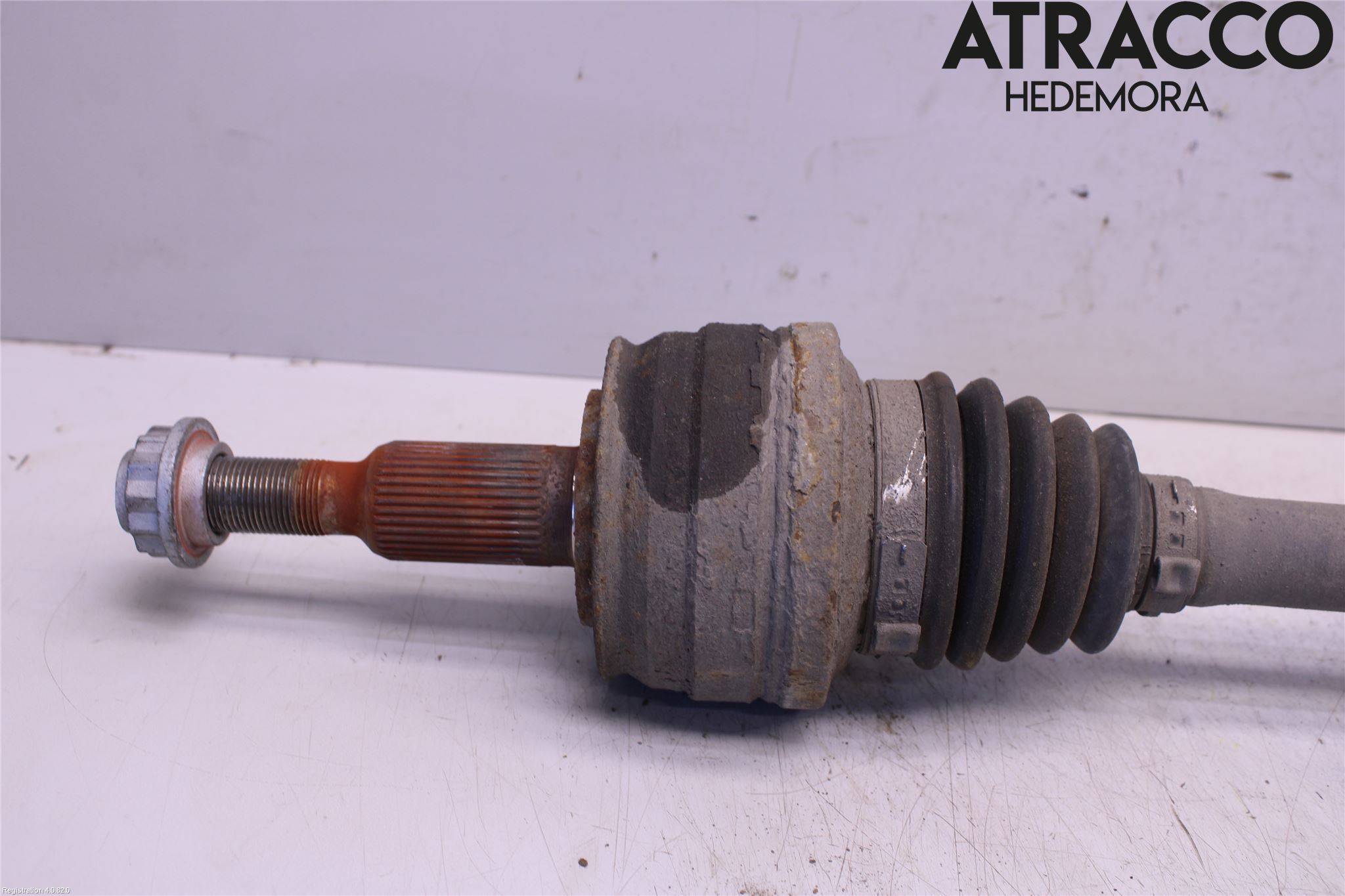 Volkswagen VW TRANSP/CARAVELLE (T5) 04-15 Drivaxel Bak Höger