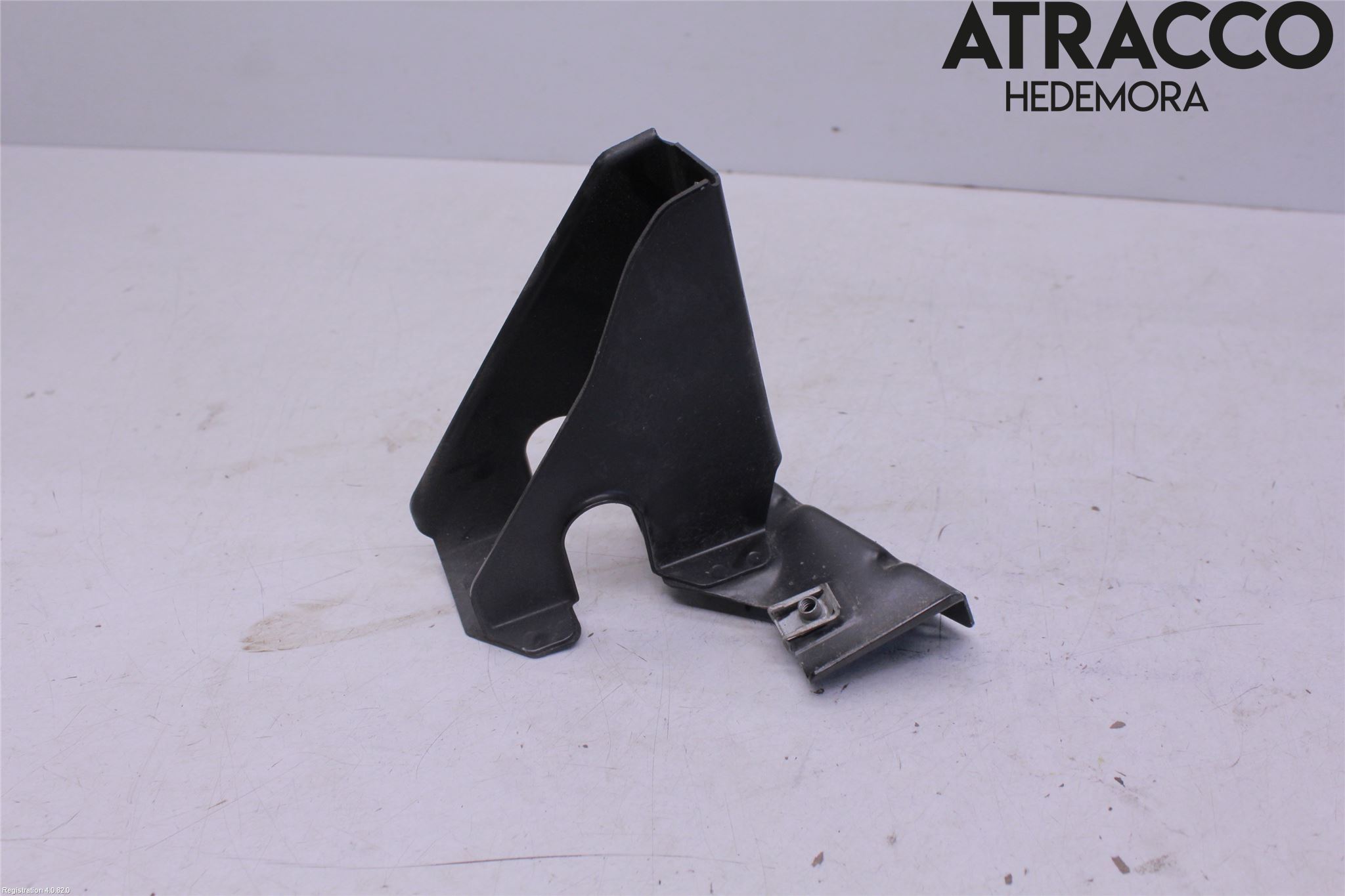 BMW 3 E90/91 SED/TOU 05-12 Front Huvlåsplåt-Balk