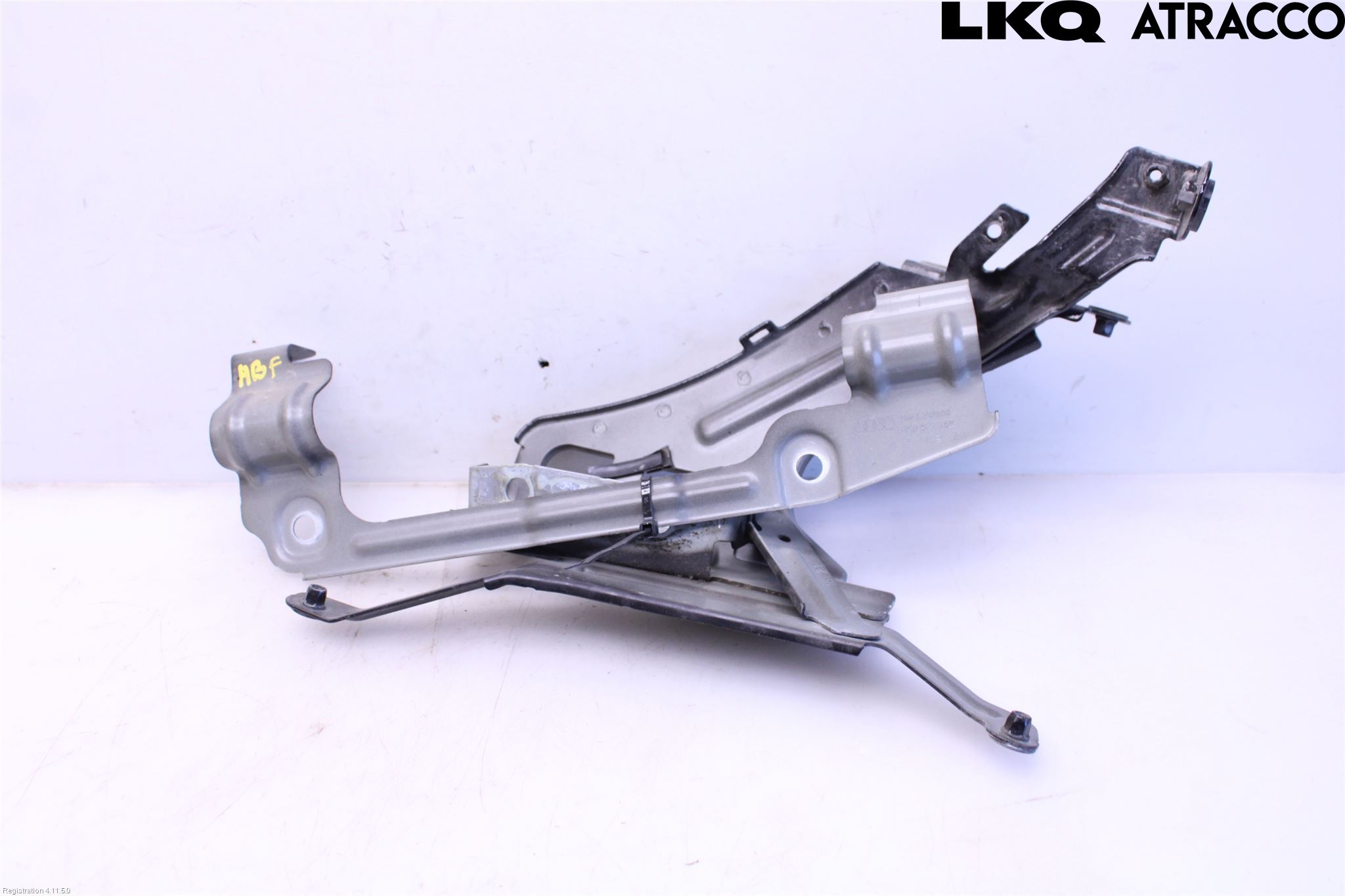 Audi A6 F2/C8 19- Skärmfäste Fram Hö