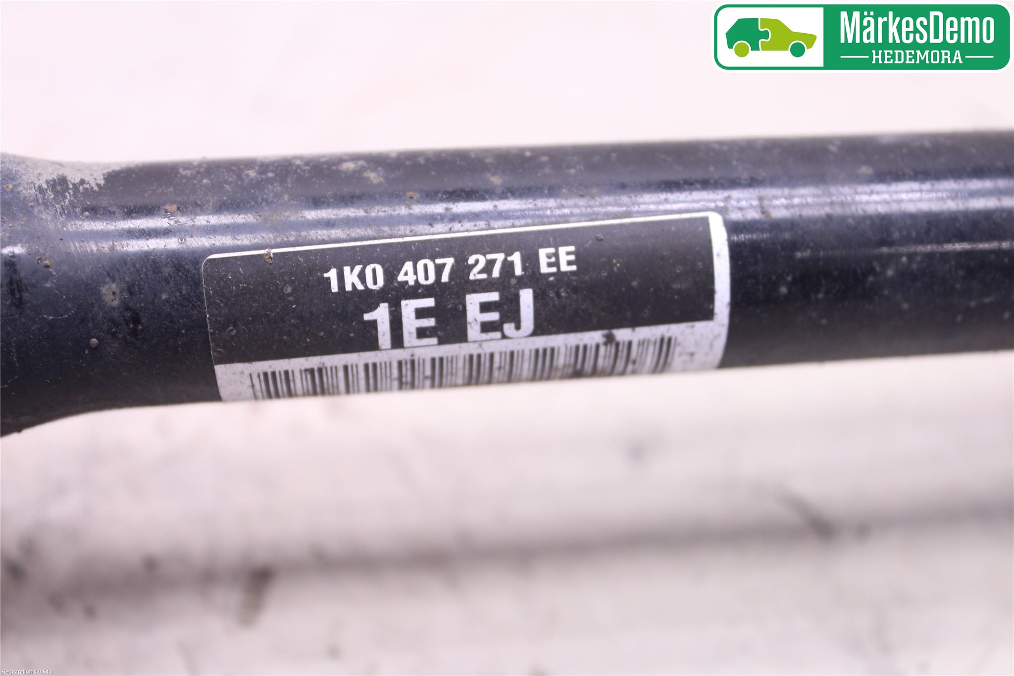 Volkswagen VW PASSAT 11-14 Drivaxel Fram Vänster