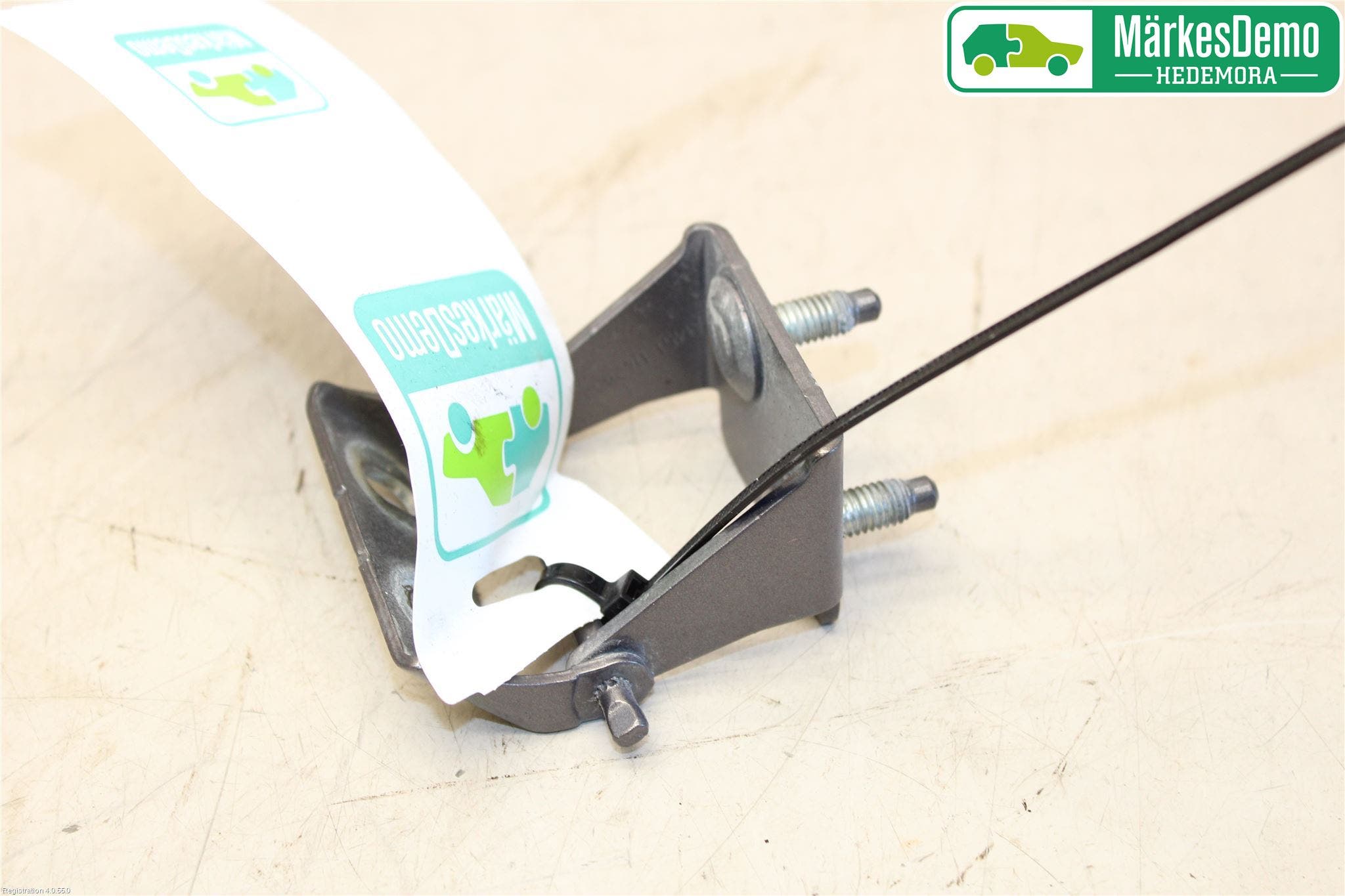 Ford FOCUS 11-14 Bakluckegångjärn Hö