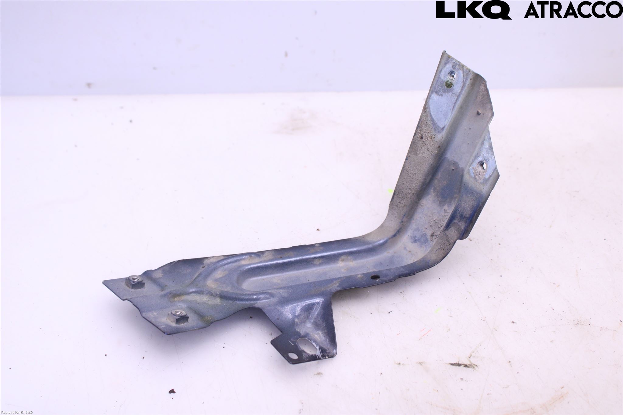 Volkswagen VW CADDY 16-20 Skärmfäste Fram Hö