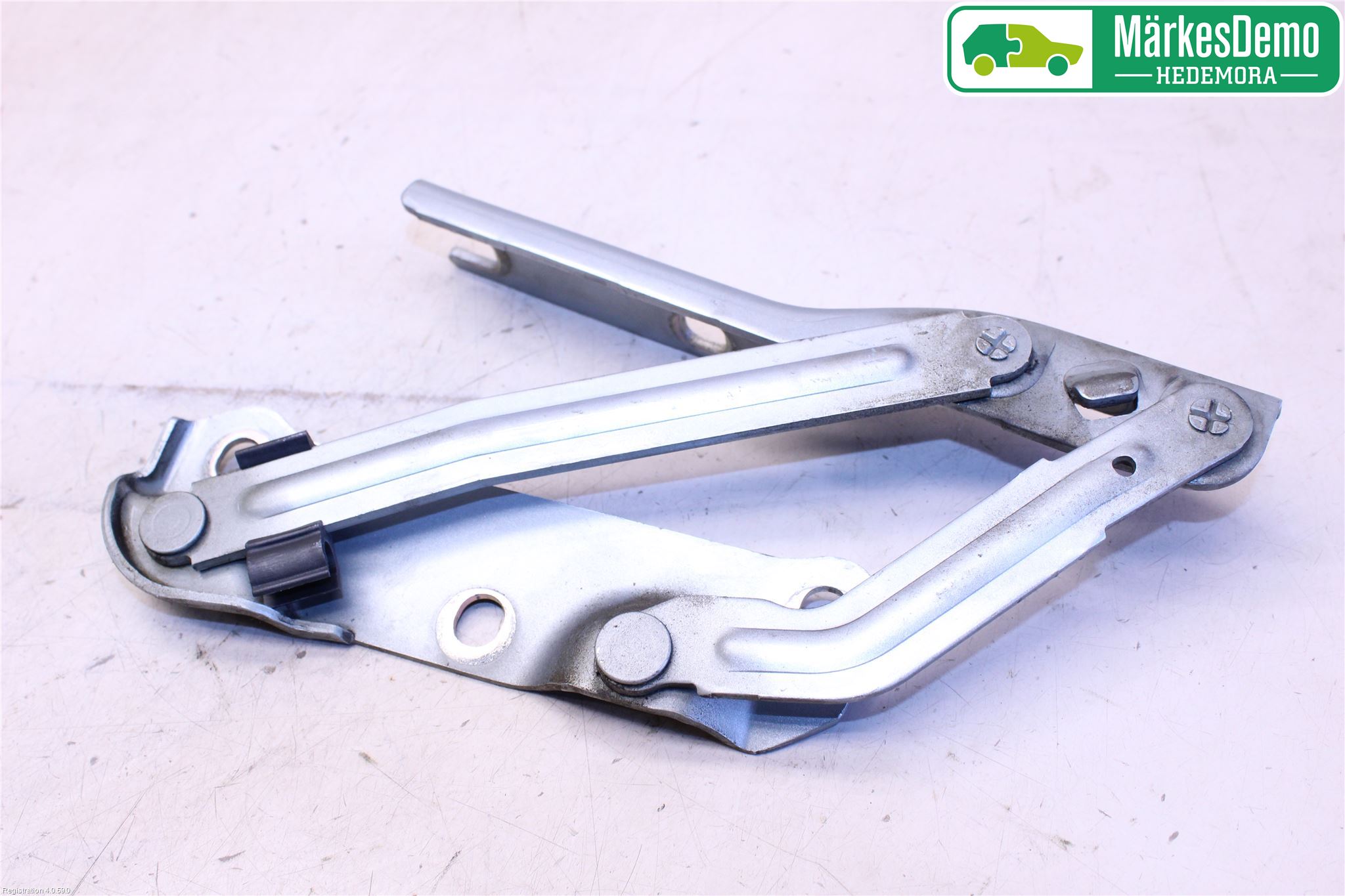 Saab 9-5     06-10 Huvgångjärn