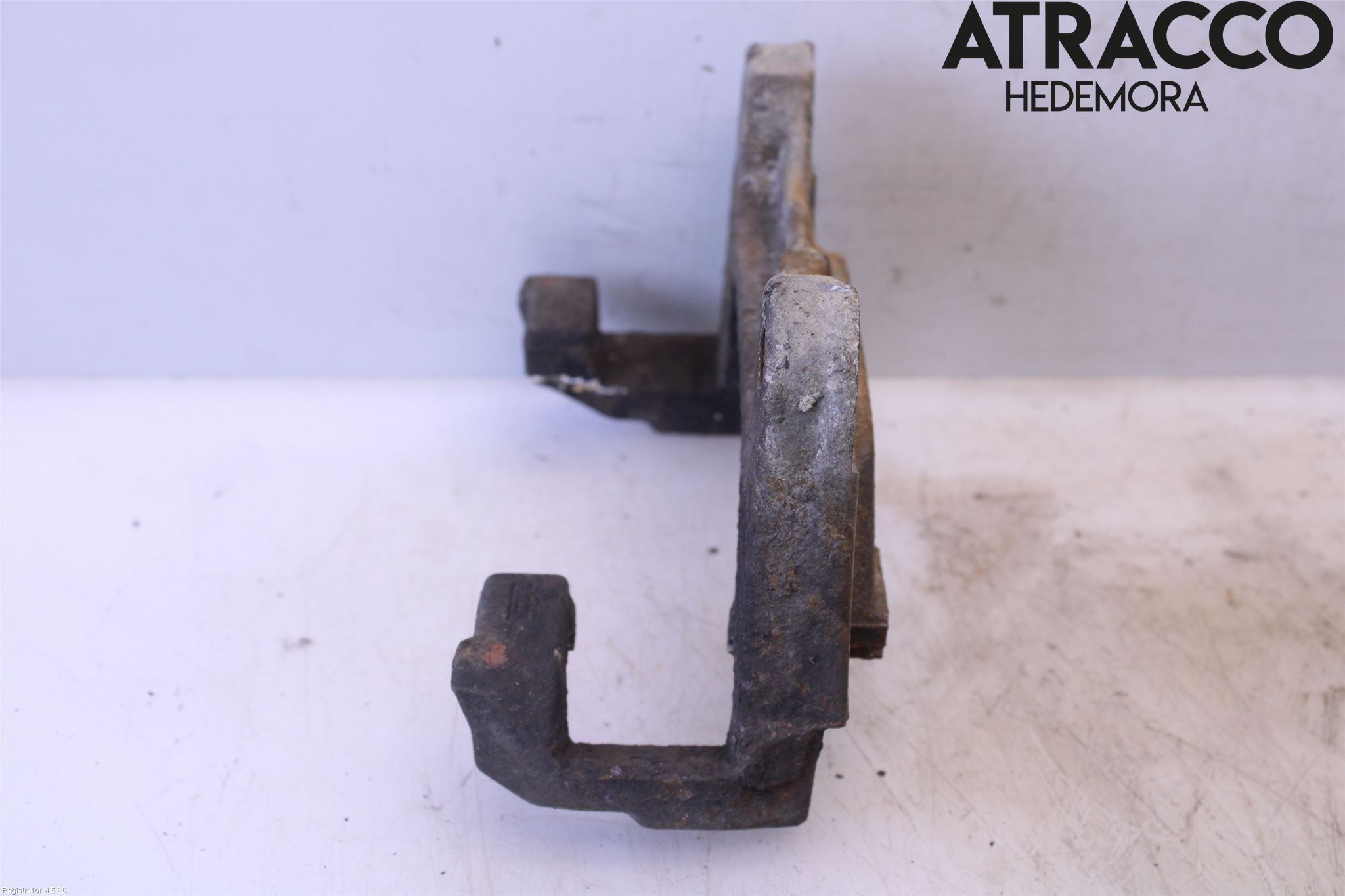 Audi A6/S6     05-11 Bromsokshållare