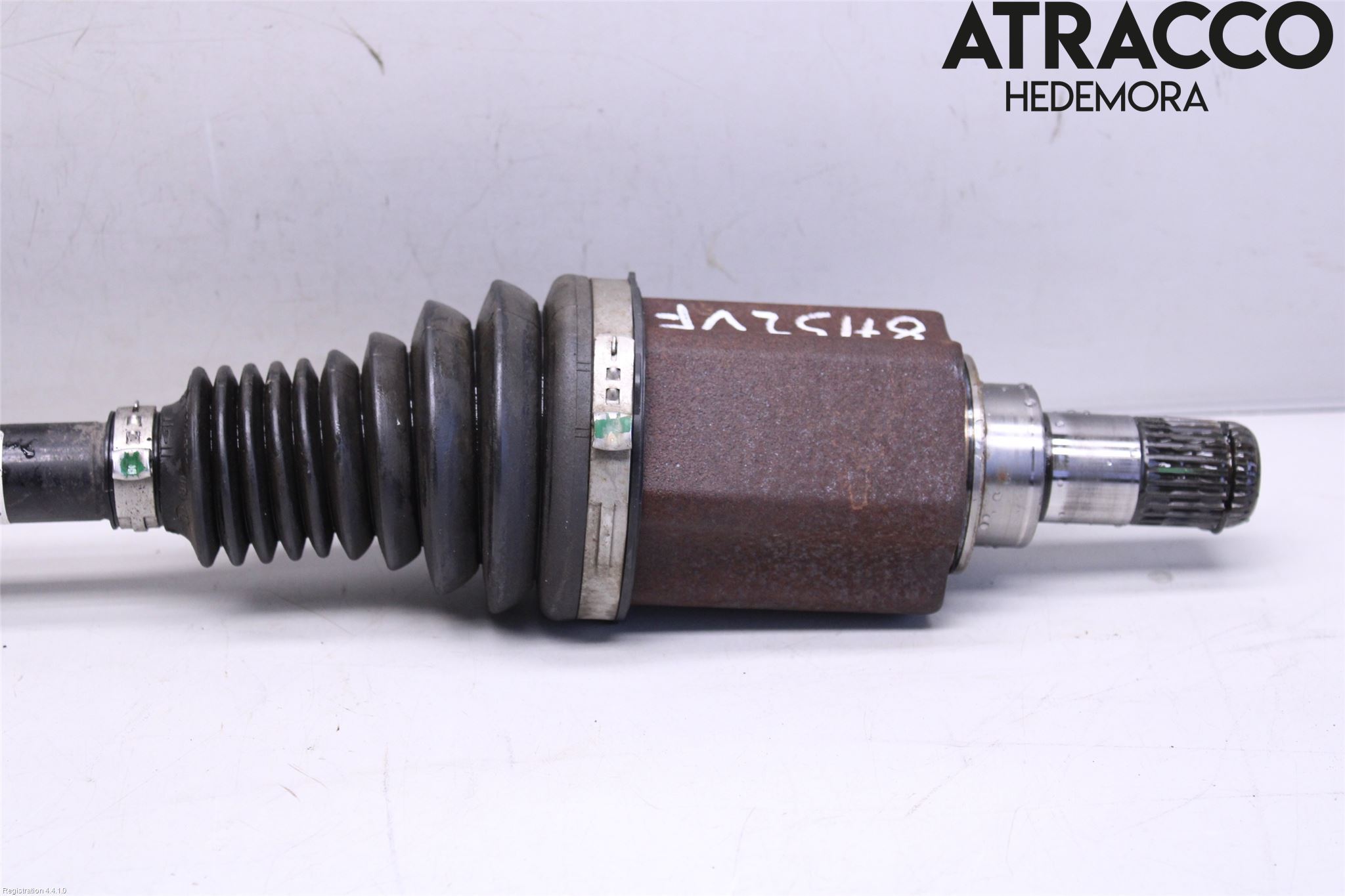 BMW 3 F30/F31/F80 12-19 Drivaxel Fram Vänster