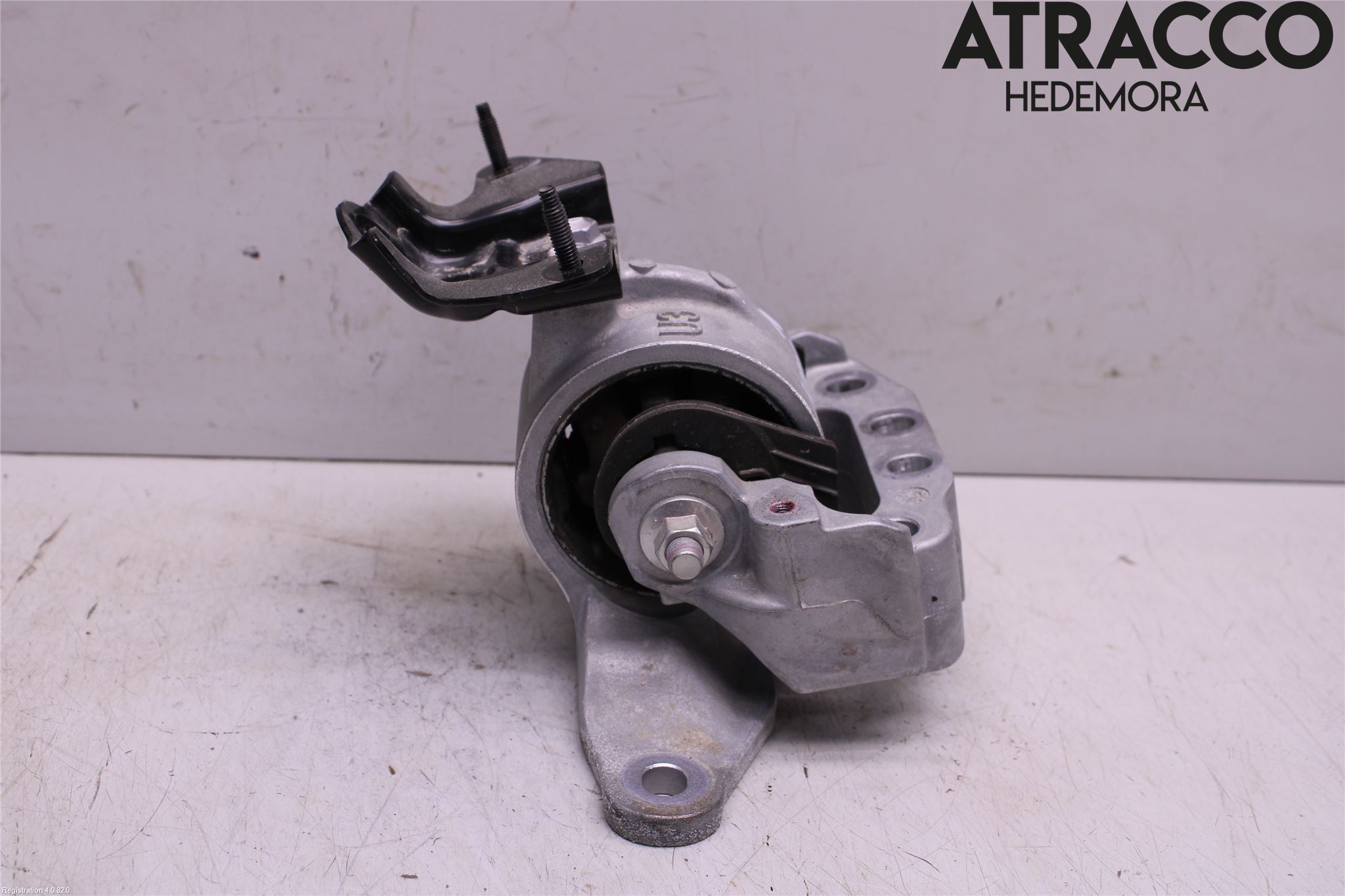 Toyota RAV4 19- Motorfäste