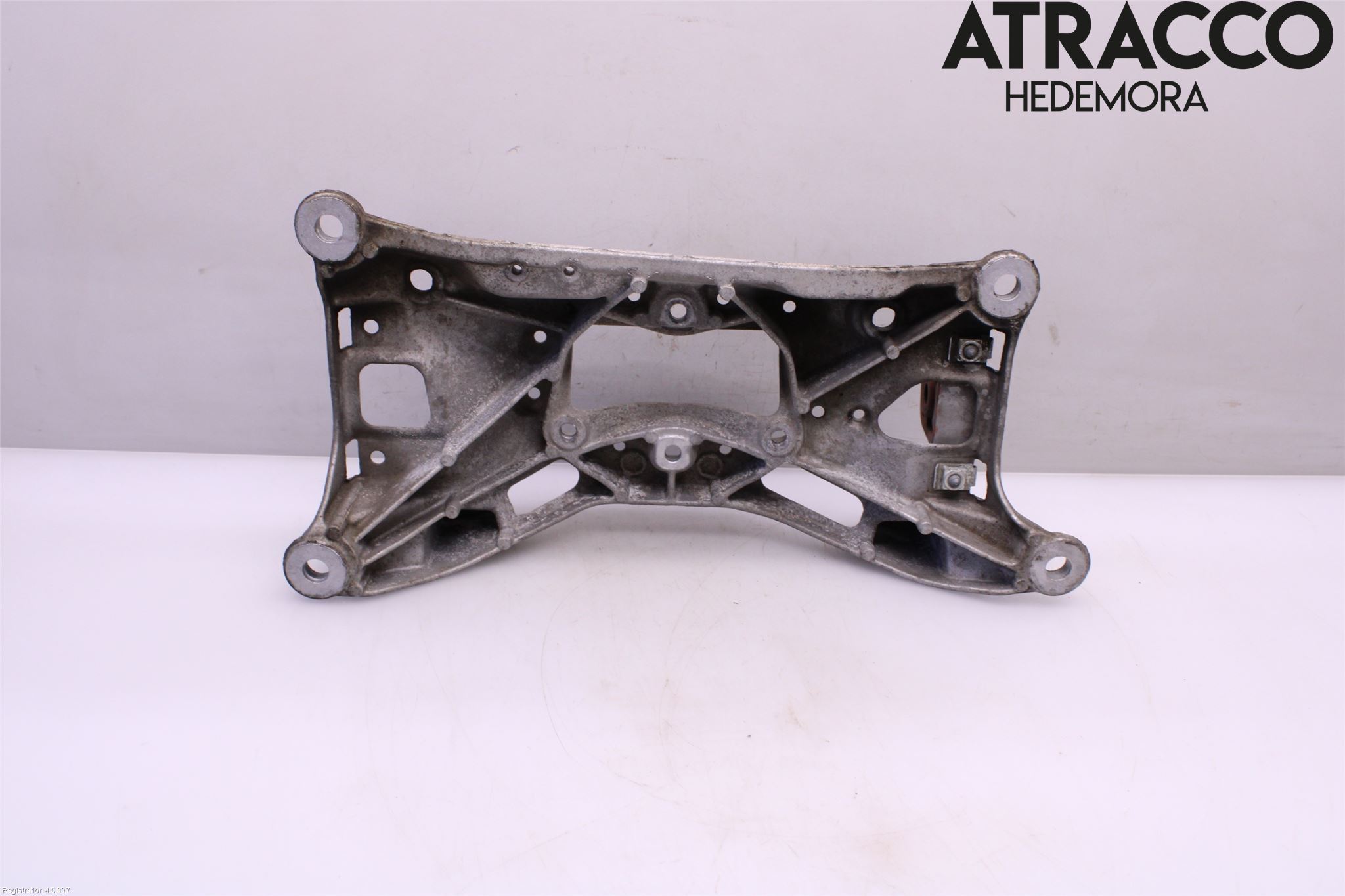 Audi A4 ALLROAD 17- Växellådsbalk