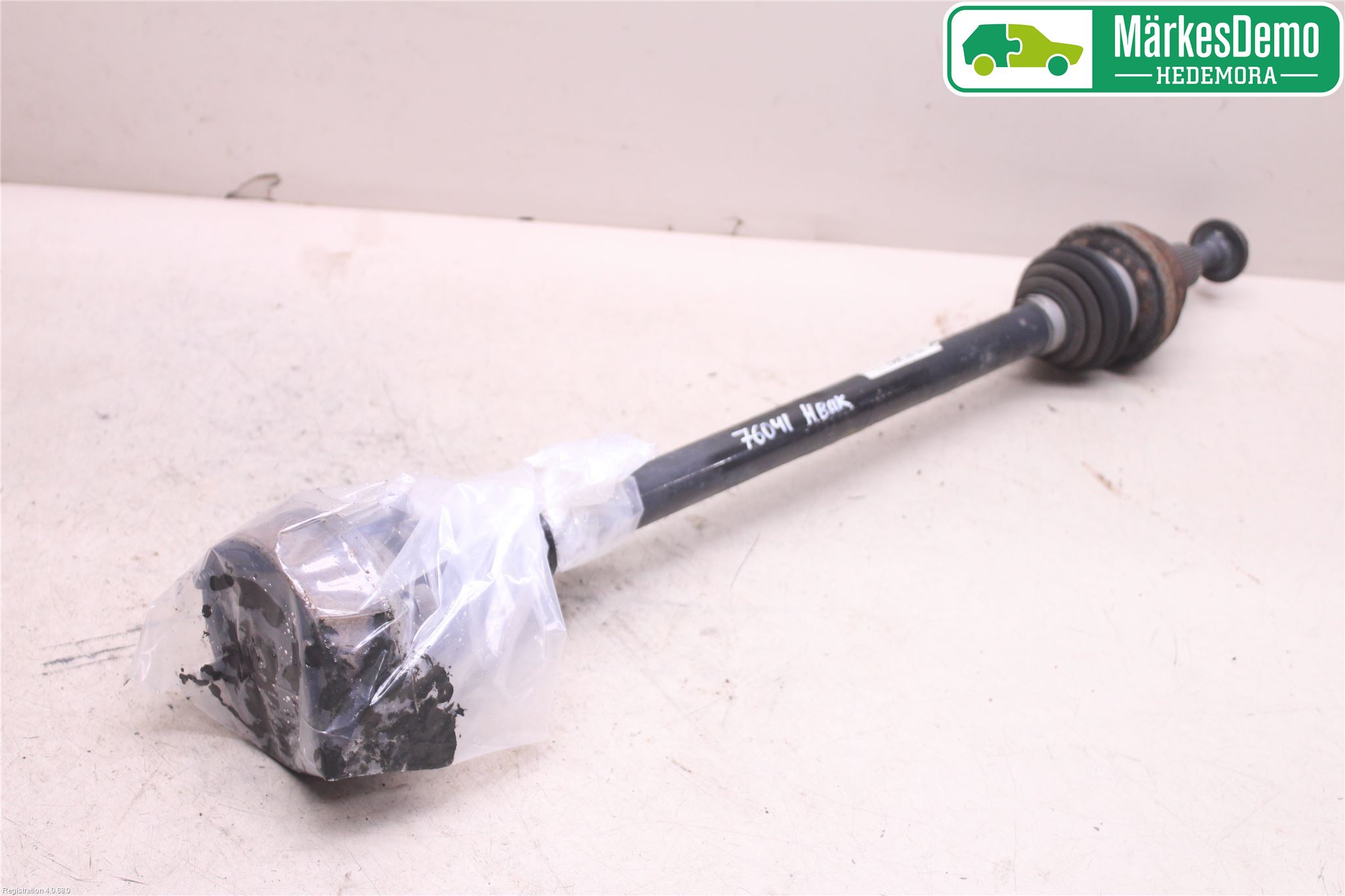 Volkswagen VW PASSAT 11-14 Drivaxel Bak Höger